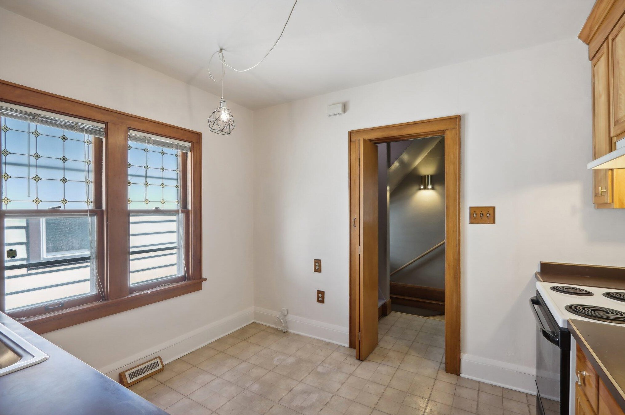 2025 Fernwood Ave, Milwaukee WI 53207-3174 exterior