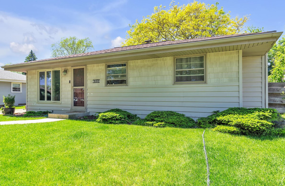 6328 59th Ave, Kenosha, WI 53142