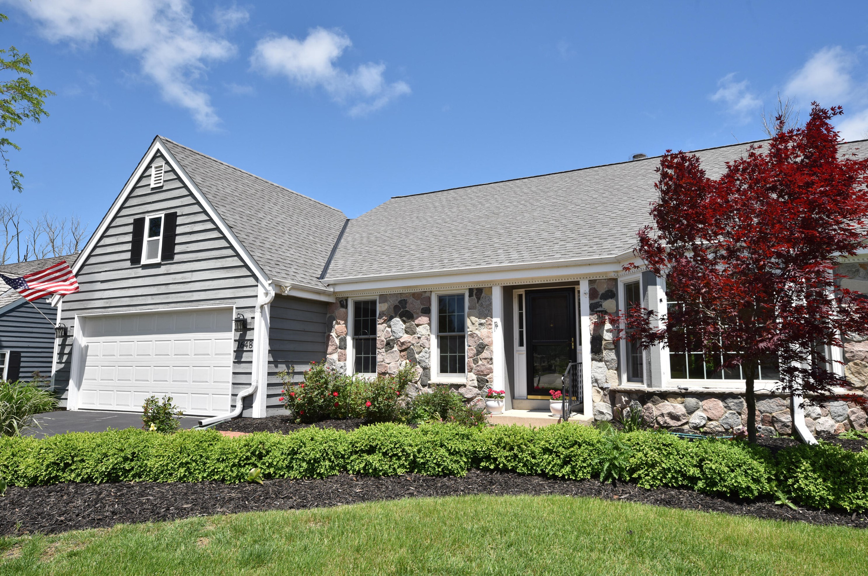 1648 W Bradford Dr, Thiensville, WI 53092
