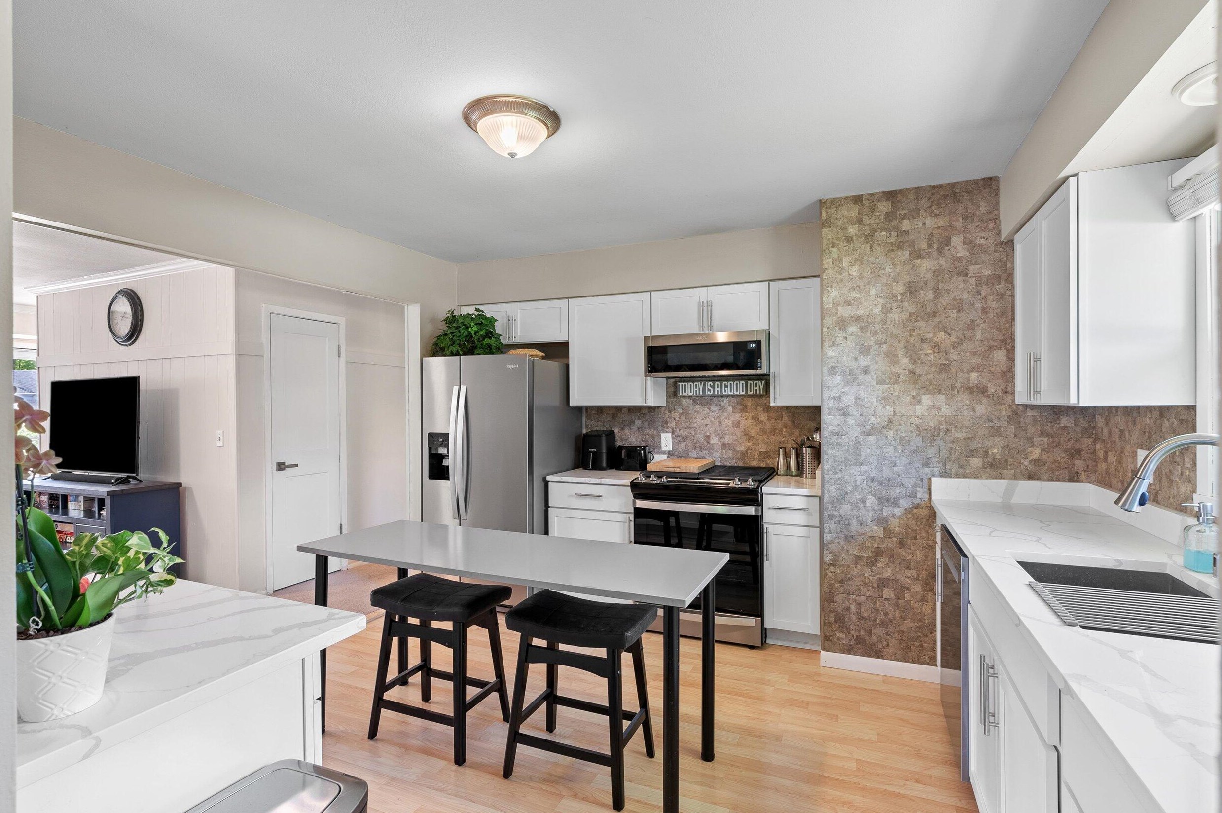 1361 Elm Ct, Port Washington, WI 53074-2408