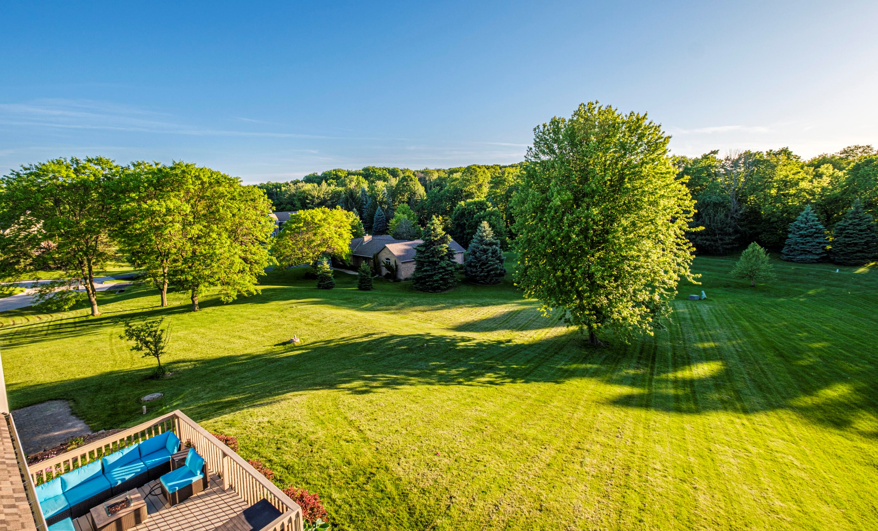 733 Charolais Dr, Slinger WI 53086-9313 exterior