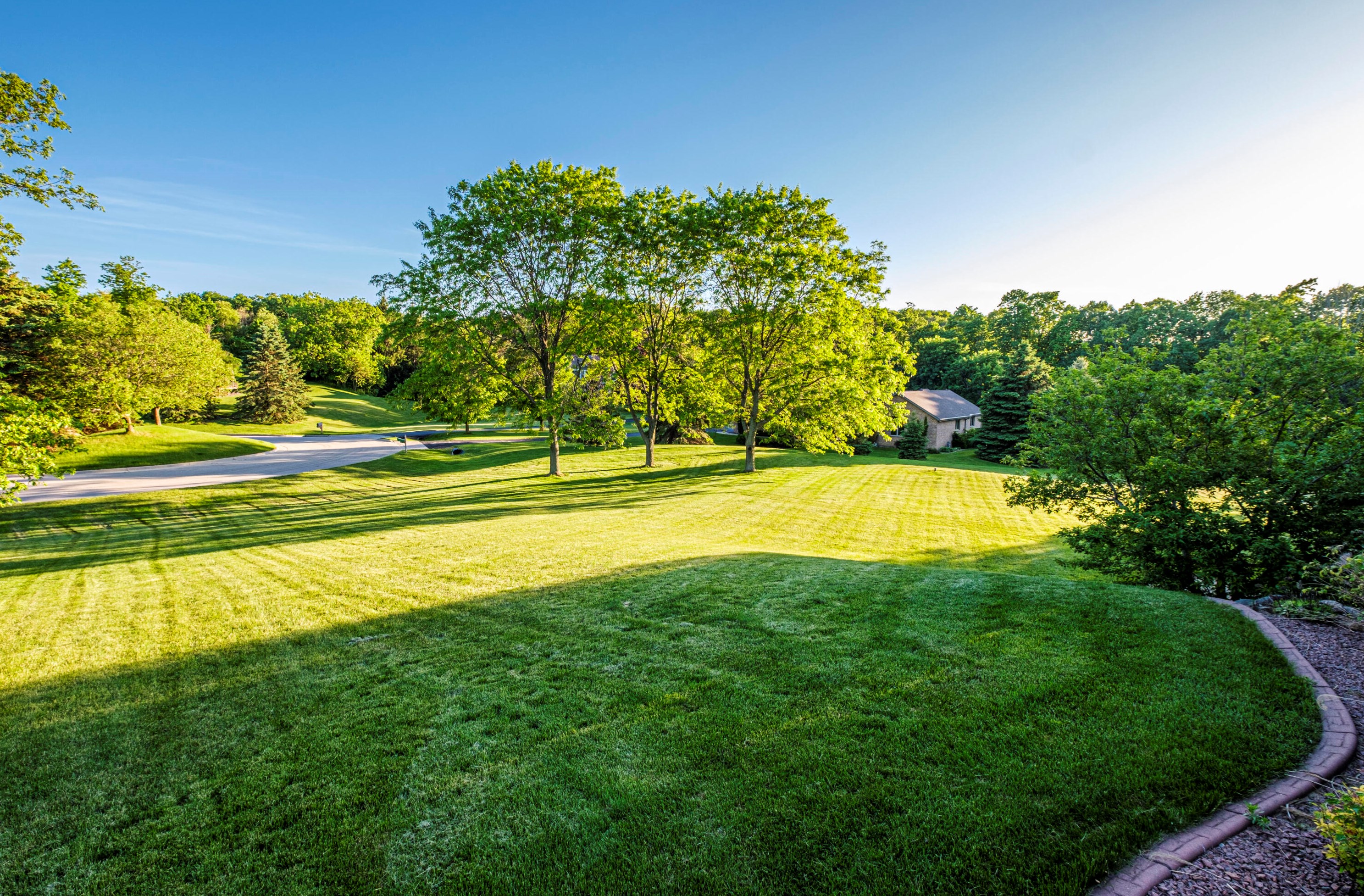 733 Charolais Dr, Slinger WI 53086-9313 exterior