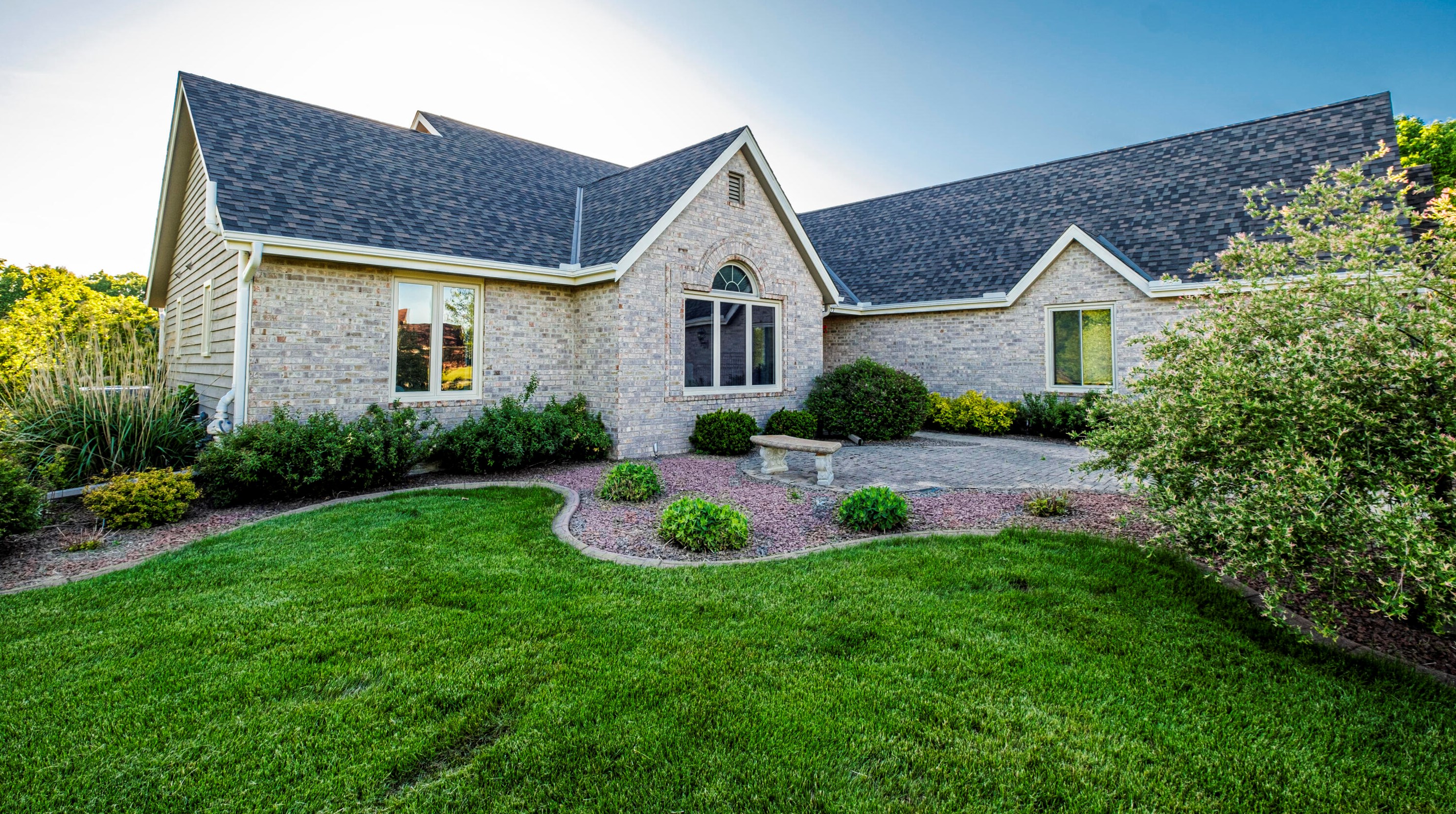 733 Charolais Dr, Slinger WI 53086-9313 exterior