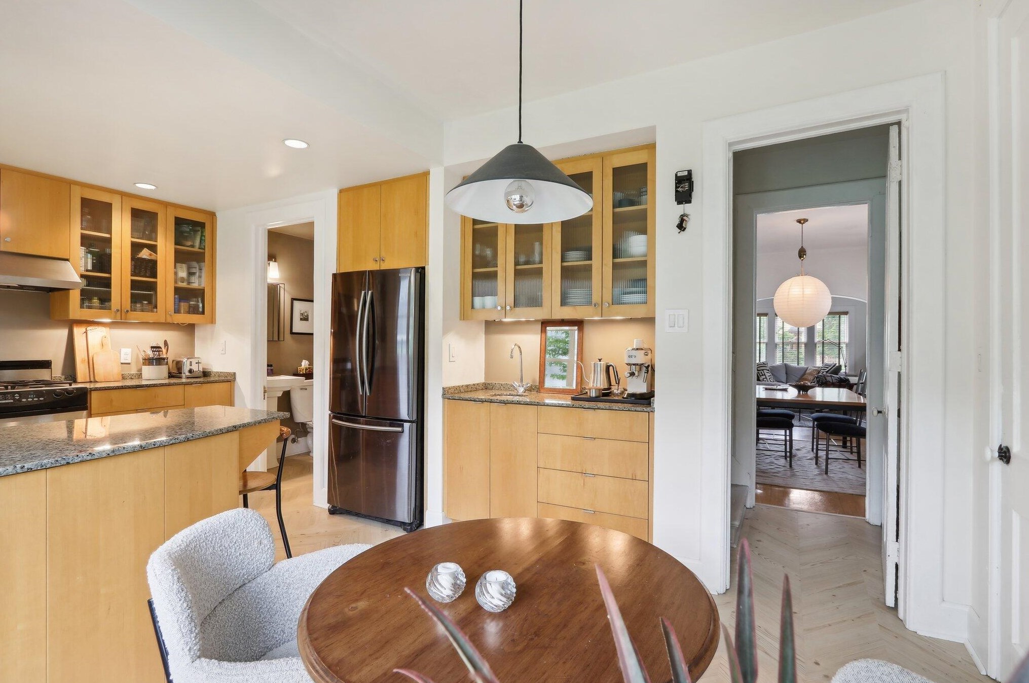 1019 Kewaunee St, Milwaukee WI 53202-2113 exterior