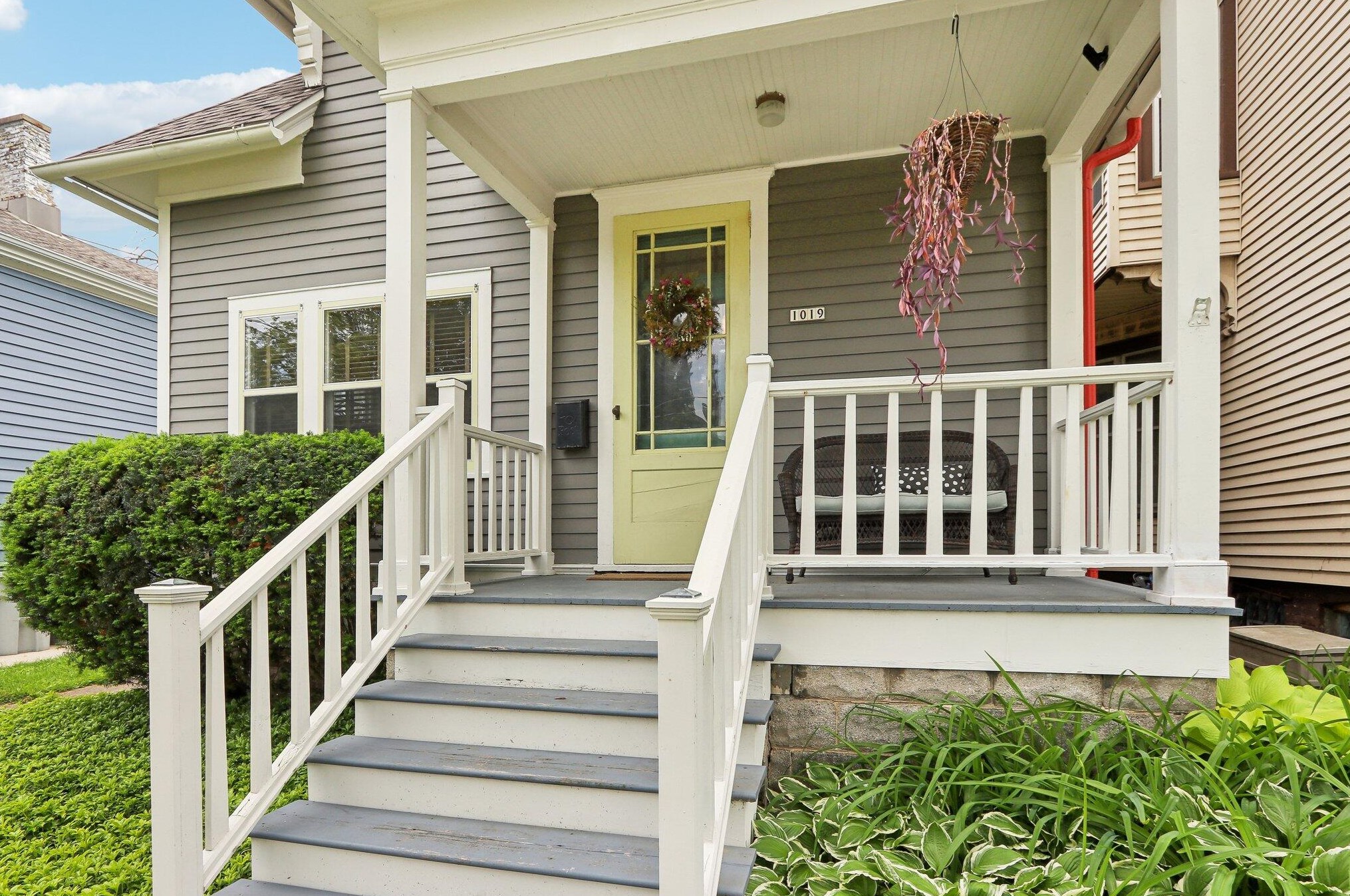 1019 Kewaunee St, Milwaukee WI 53202-2113 exterior