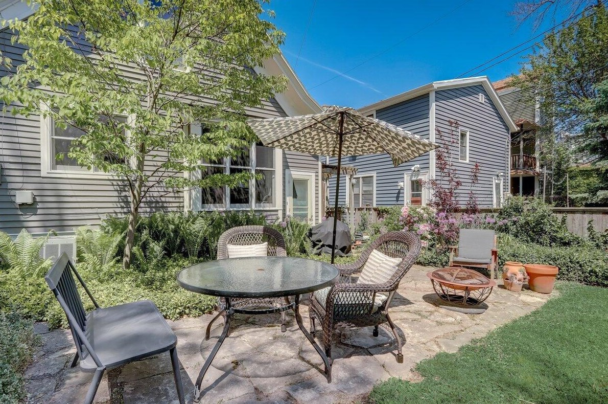 1019 Kewaunee St, Milwaukee WI 53202-2113 exterior