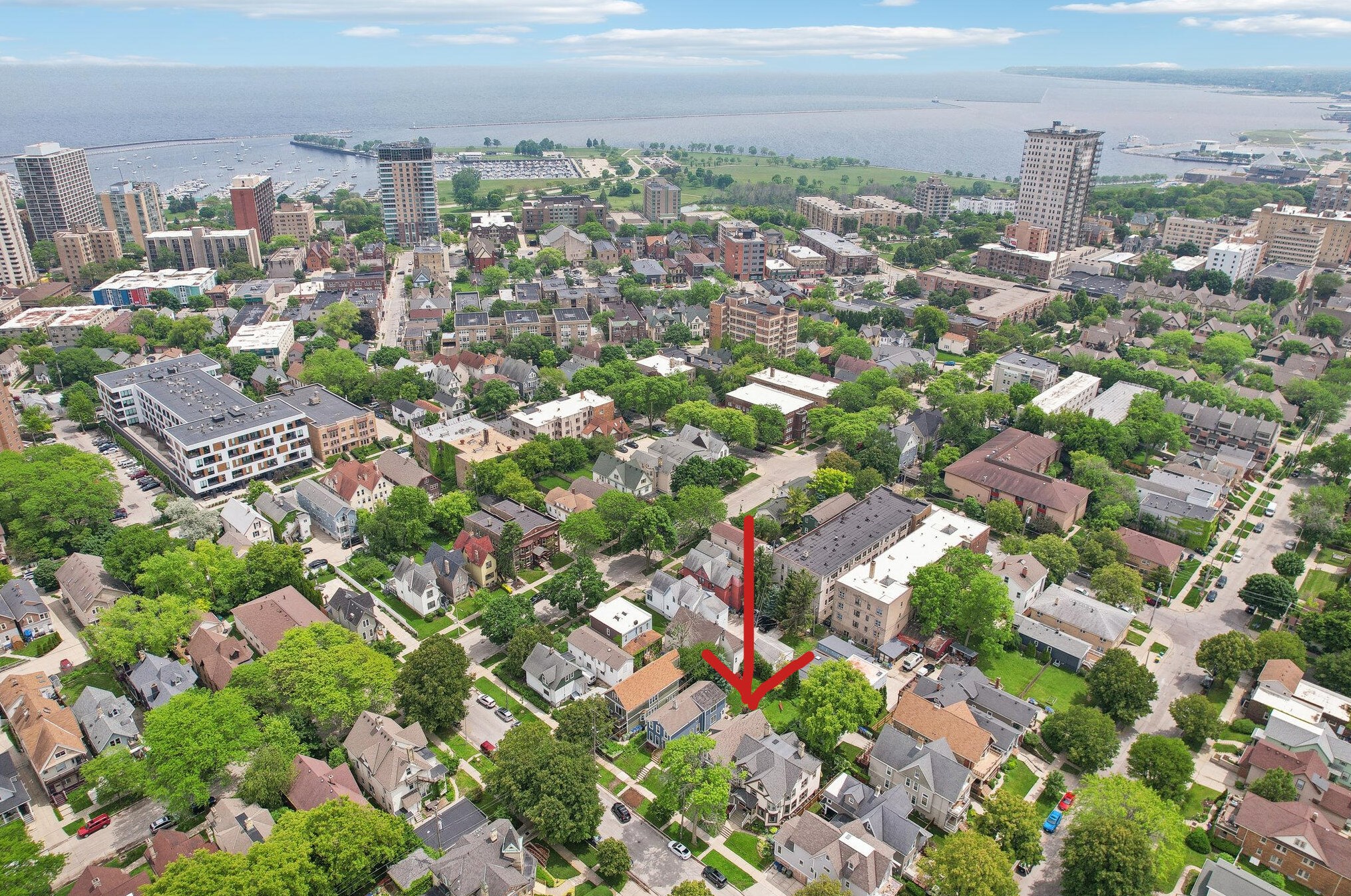 1019 Kewaunee St, Milwaukee WI 53202-2113 exterior