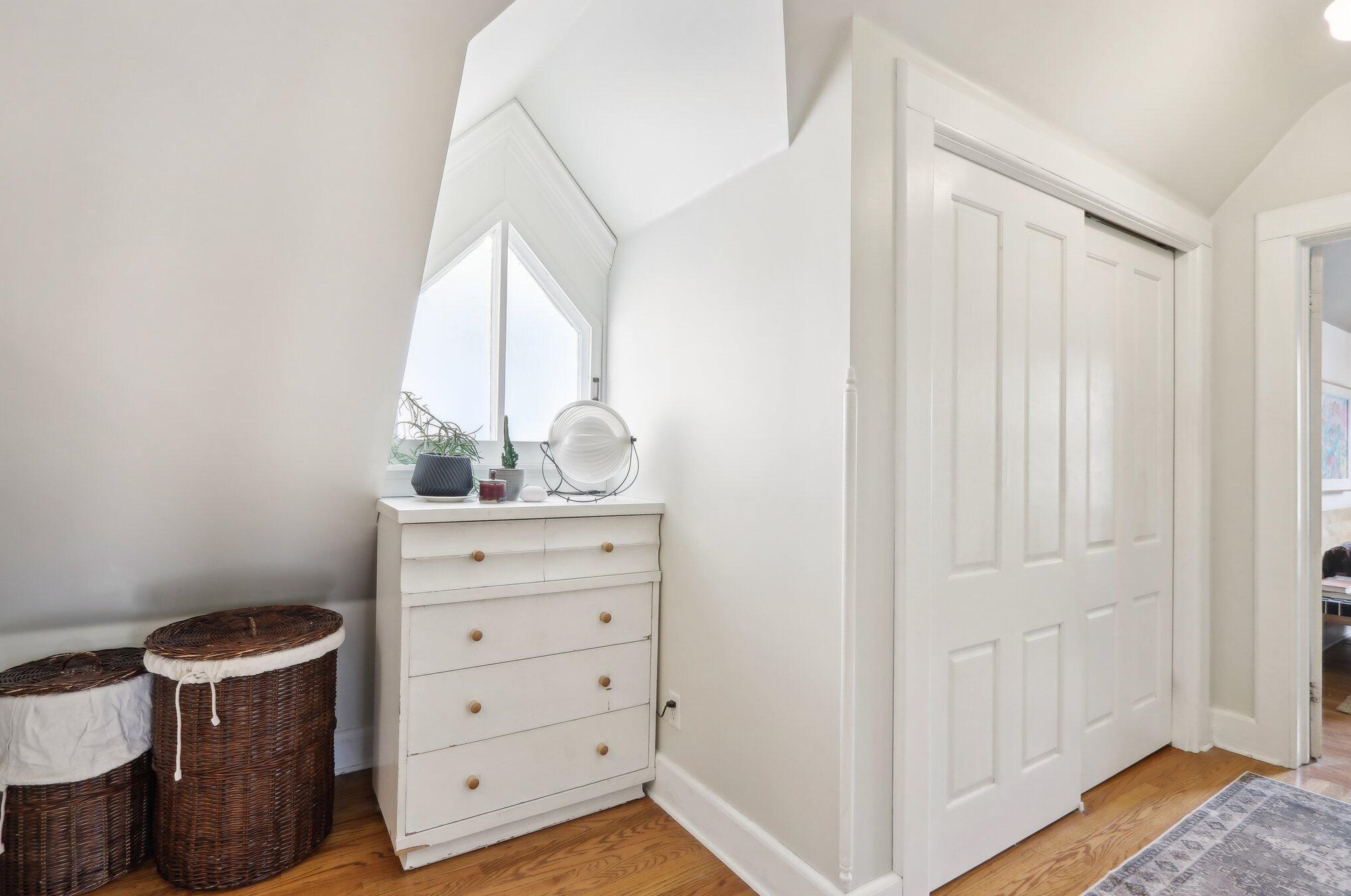 1019 Kewaunee St, Milwaukee WI 53202-2113 exterior