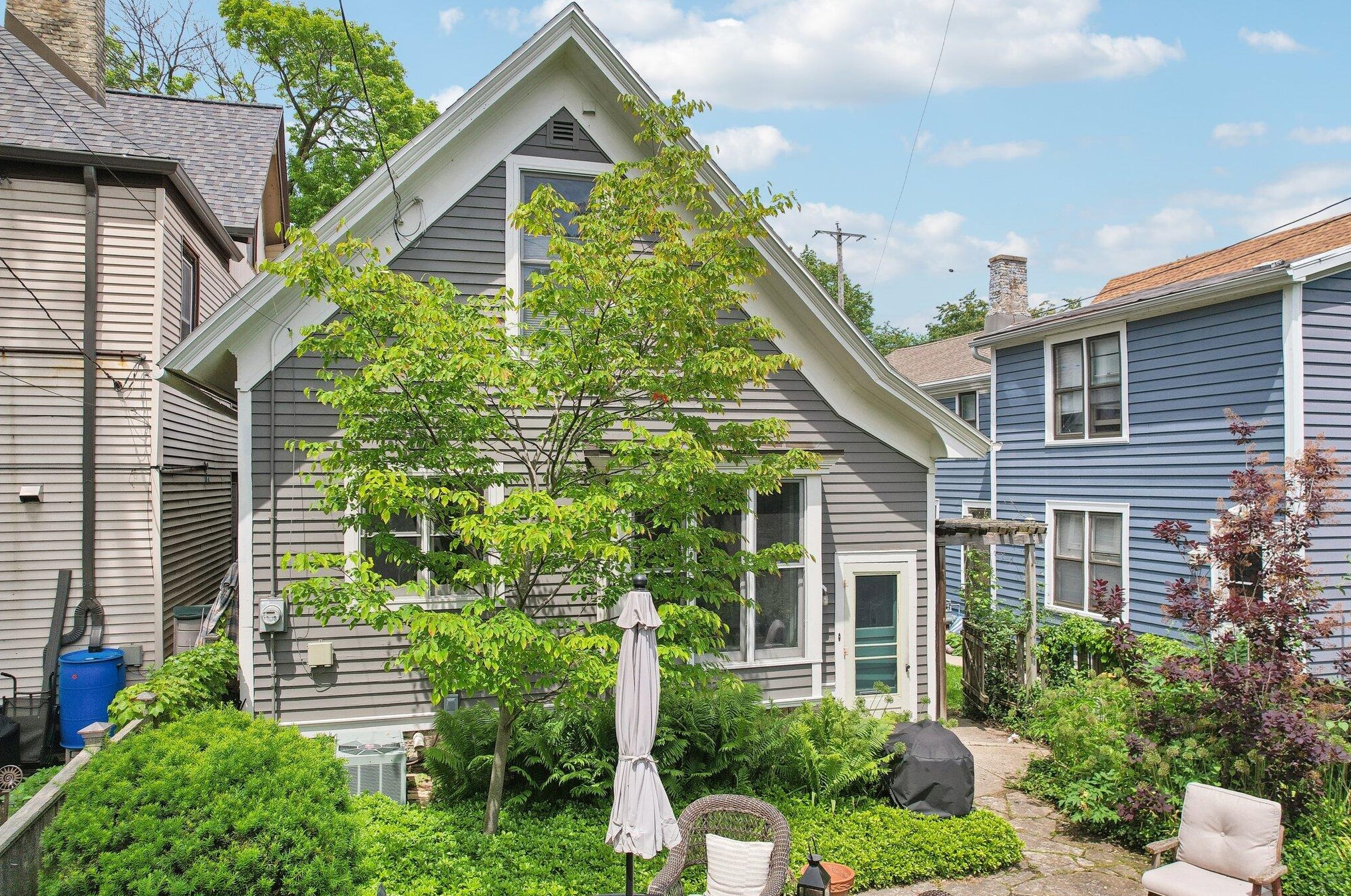 1019 Kewaunee St, Milwaukee WI 53202-2113 exterior