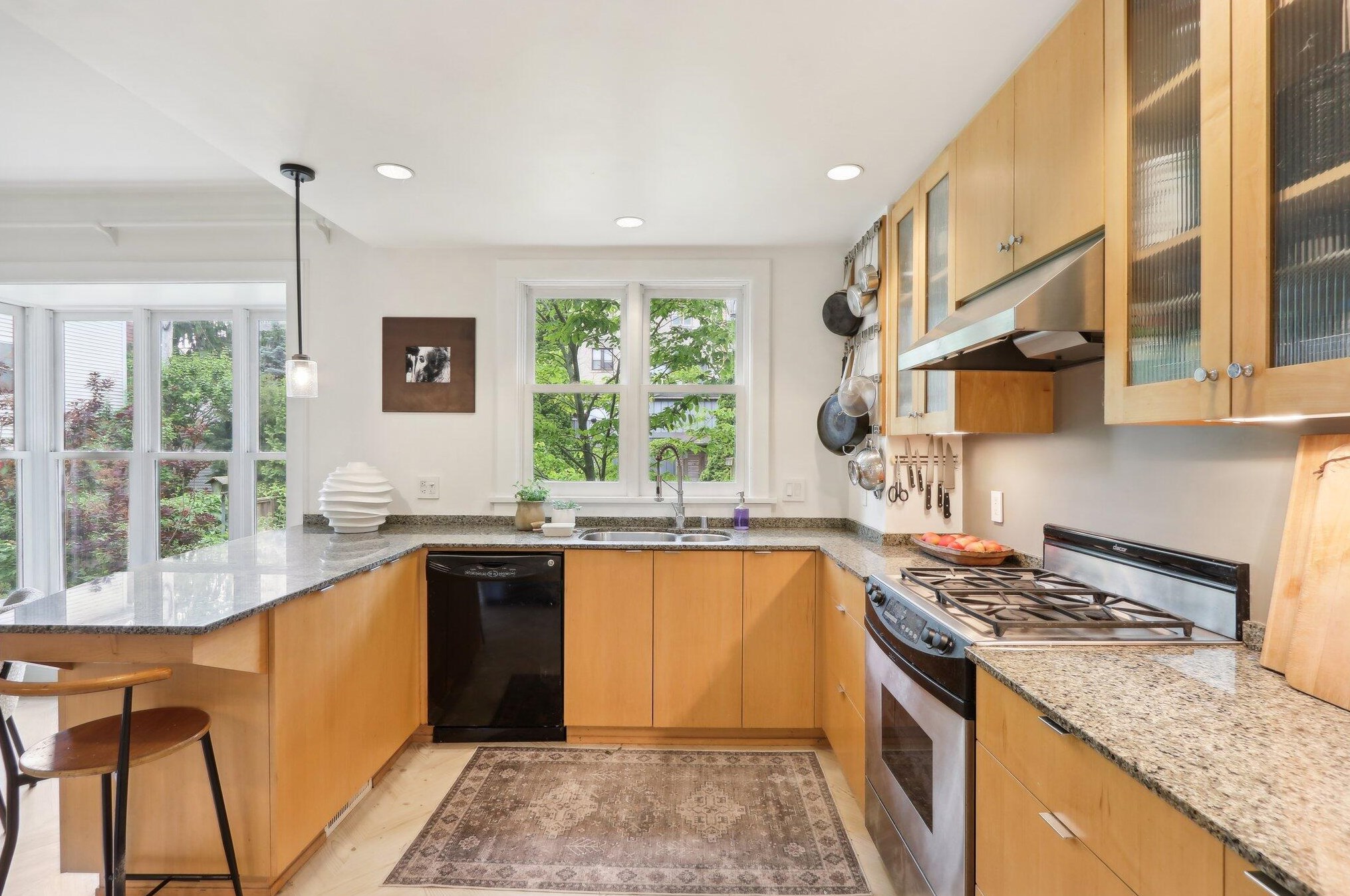 1019 Kewaunee St, Milwaukee WI 53202-2113 exterior