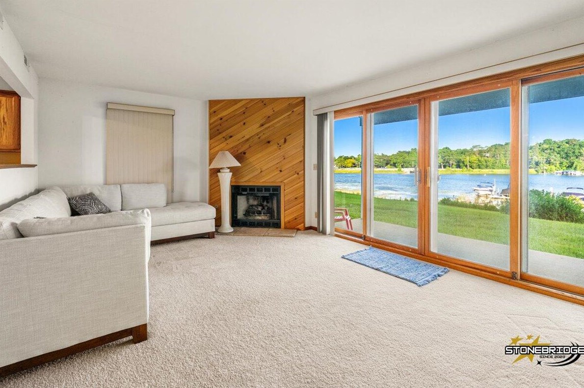 1449 Delavan Club Dr, Delavan, WI 53115-3964