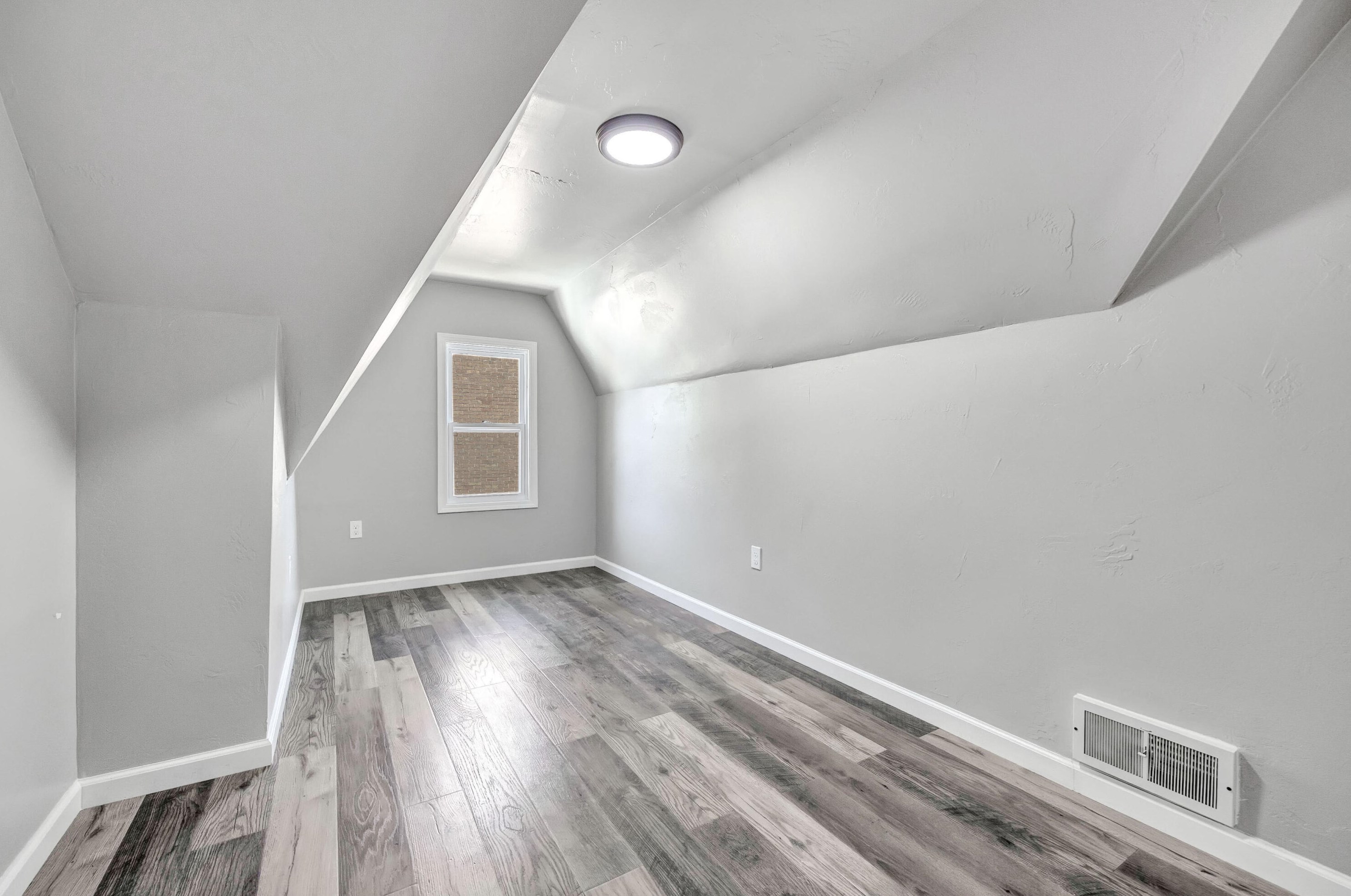 1108 8 St, Manitowoc WI 54220-2818 exterior