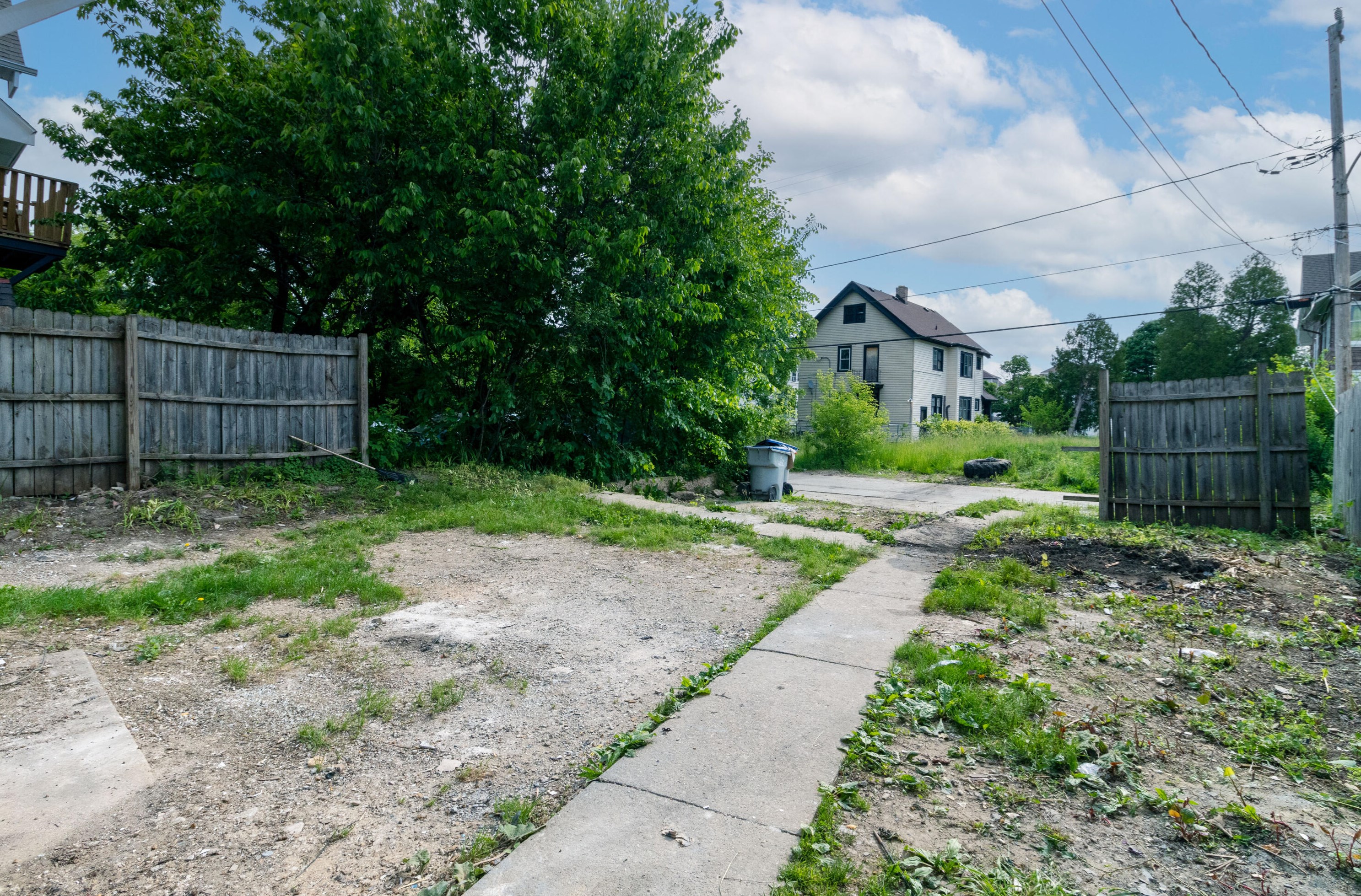 2536 51st St, Milwaukee WI  53219-3223 exterior