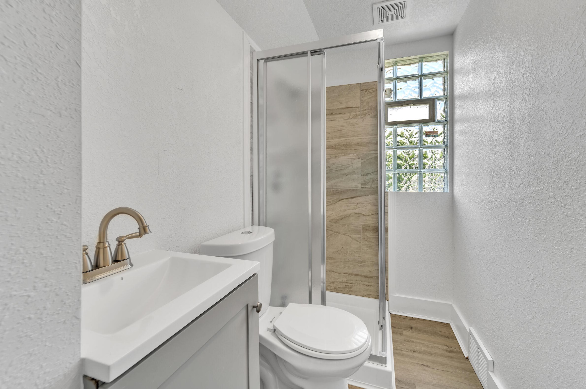 1639 79, Milwaukee WI 53219-1718 exterior