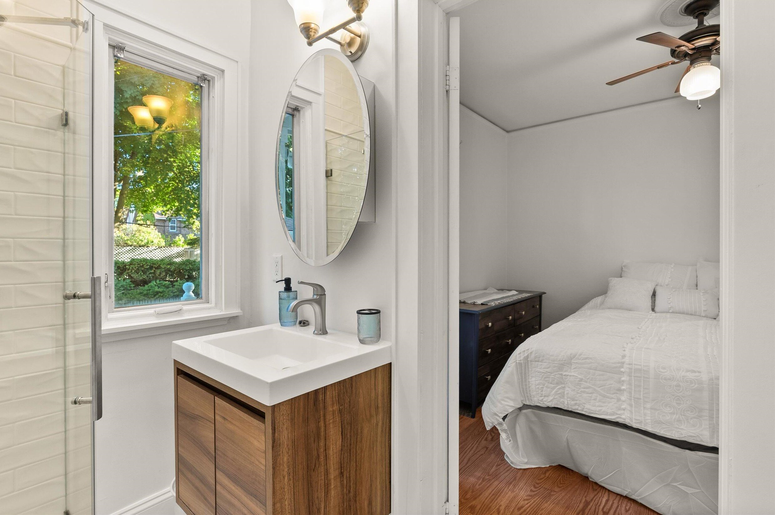 1821 Olive St, Milwaukee, WI 53209-6840