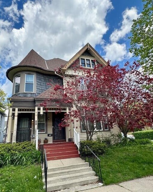 1006 Kewaunee St, Milwaukee, WI 53202-2116