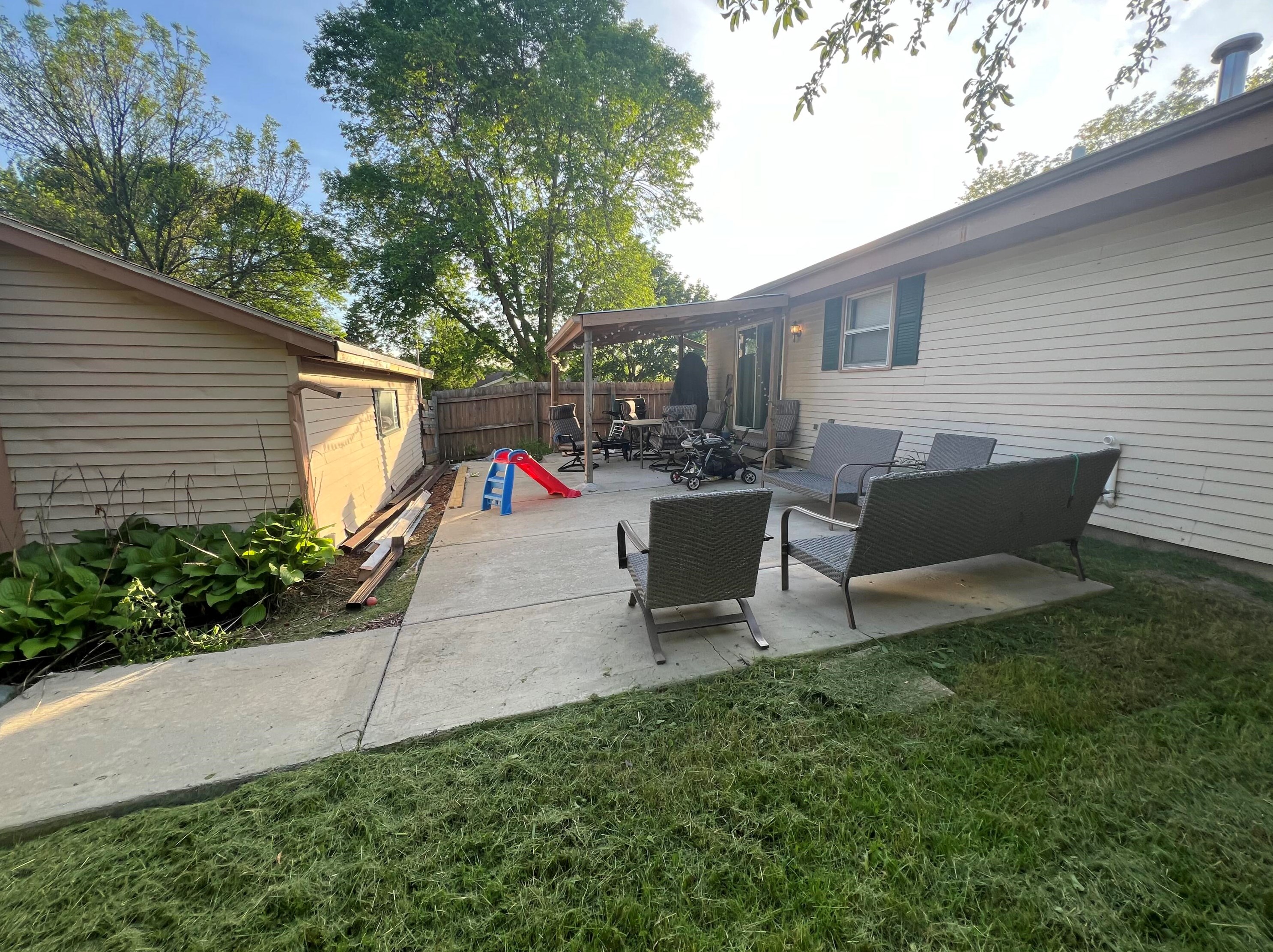 6936 90th St, Milwaukee WI  53224-4705 exterior