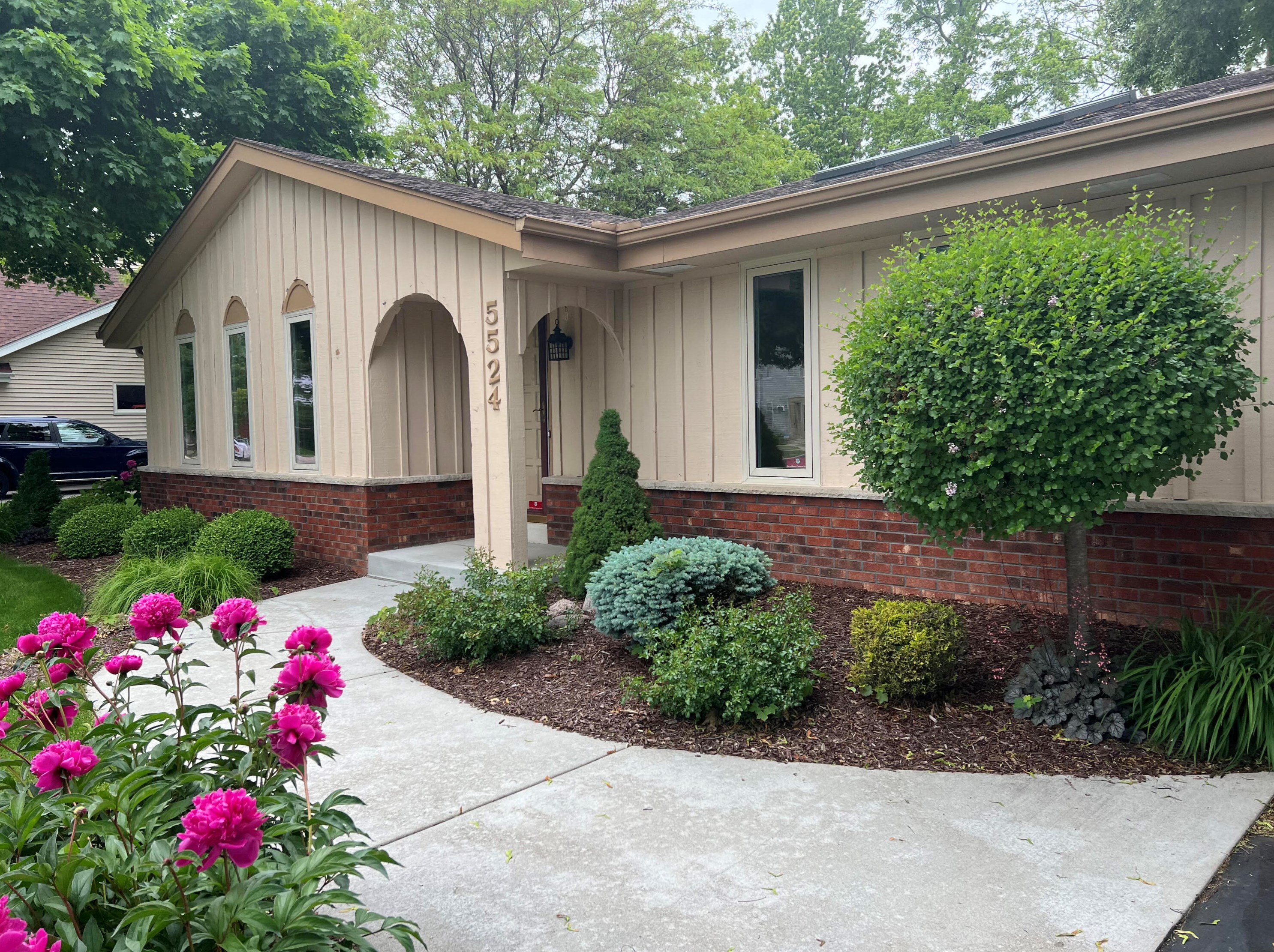 5524 Independence Rd, Racine, WI 53406