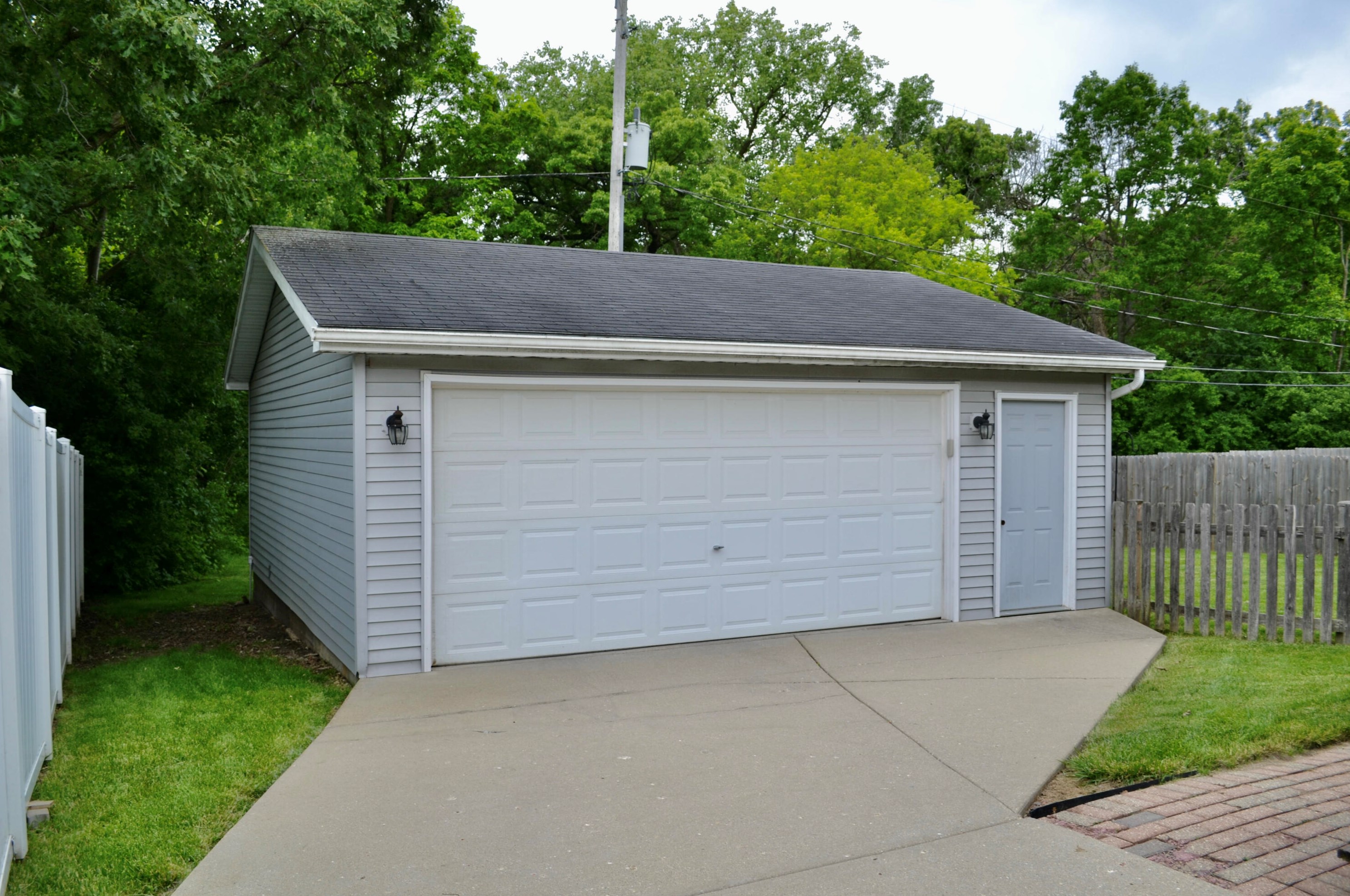 3751 125th St, Kenosha, WI 53158-4207