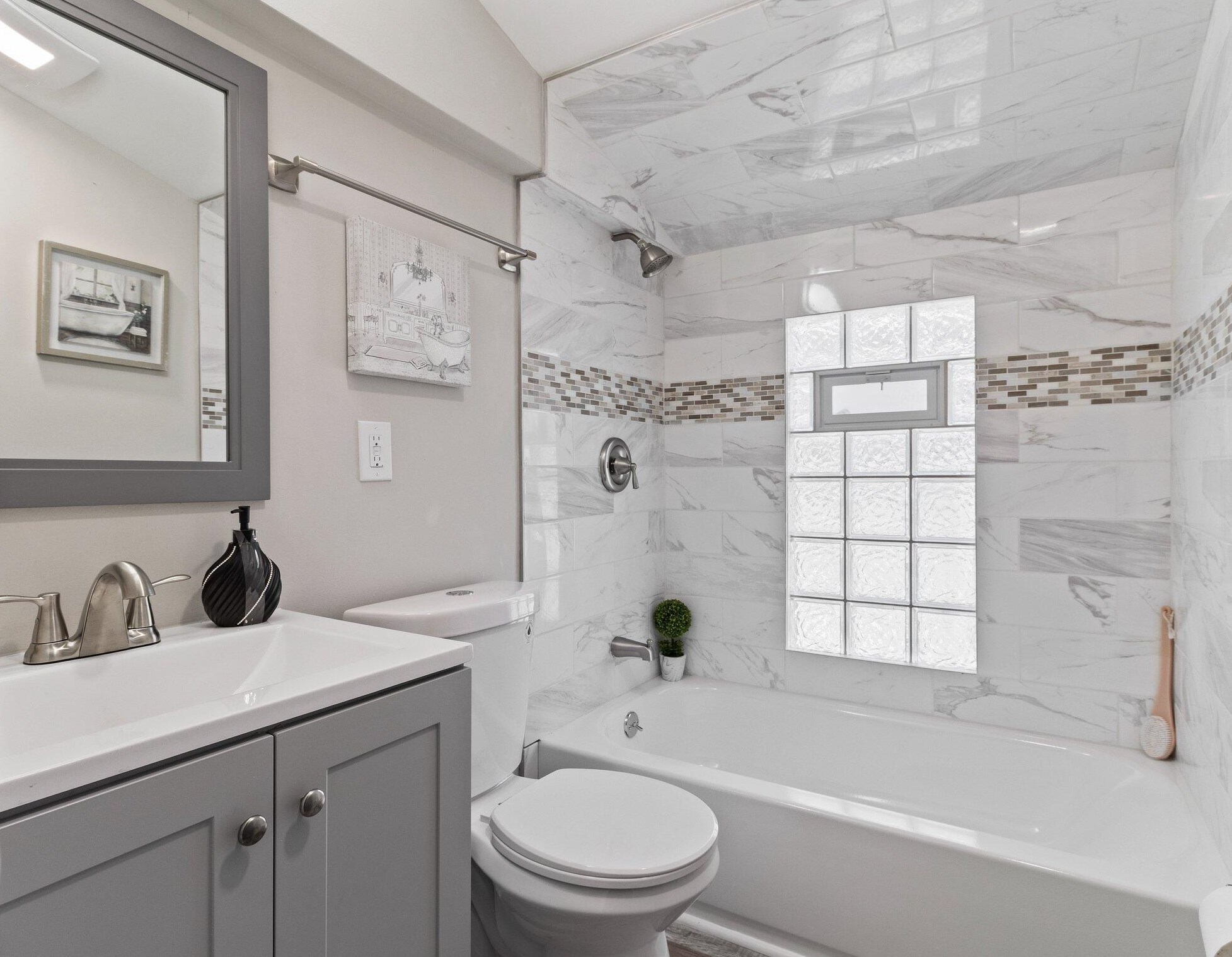 3734 88, Milwaukee WI 53222-2705 exterior