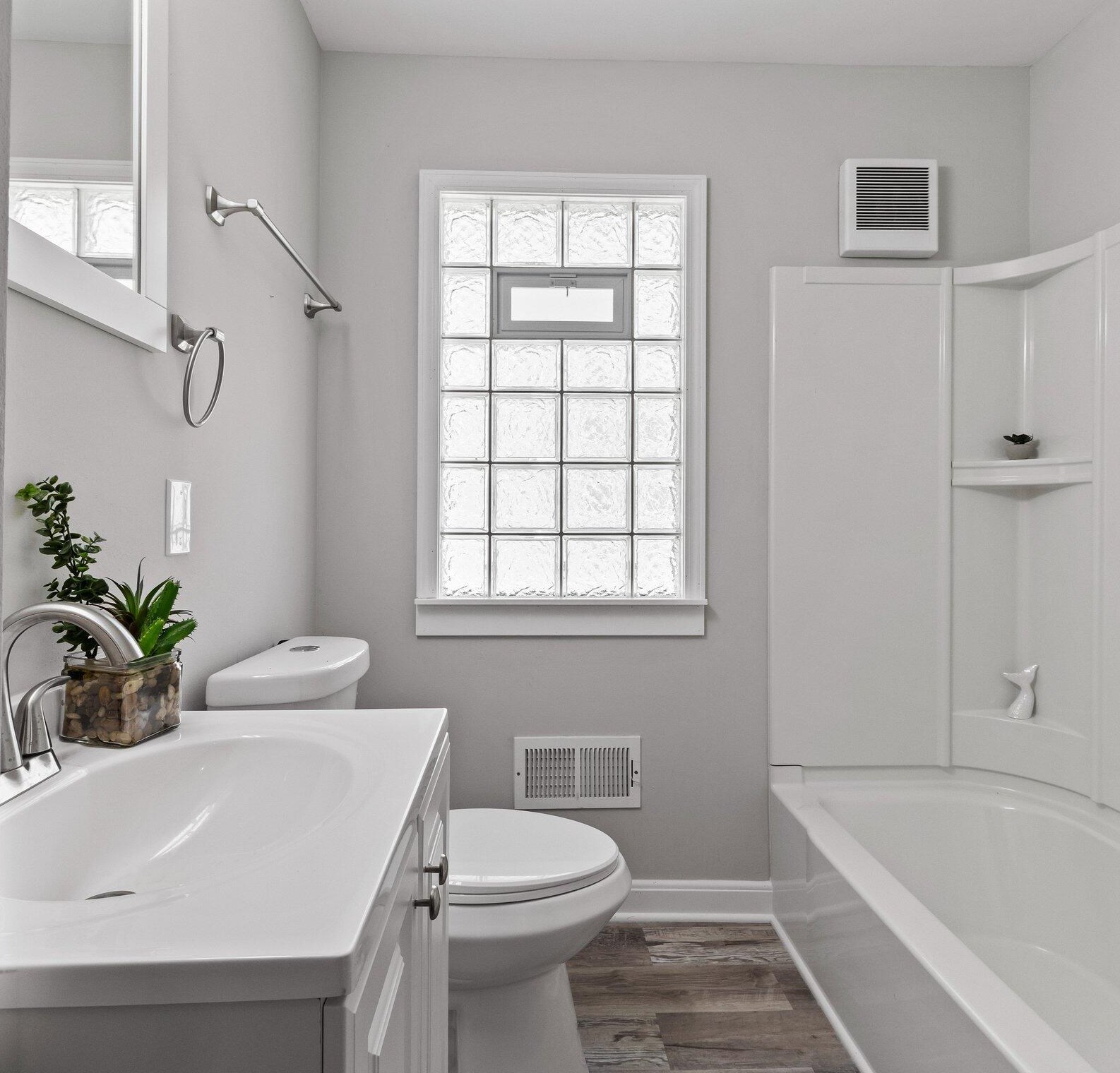 3734 88, Milwaukee WI 53222-2705 exterior