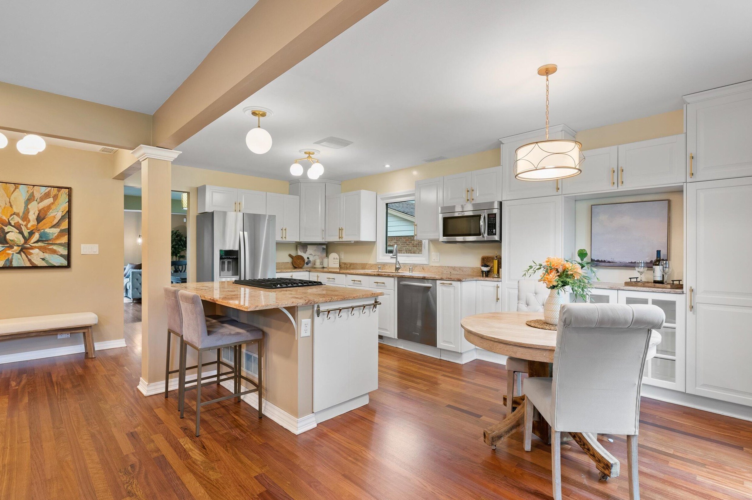3236 W Joliet Ct, Thiensville, WI 53092