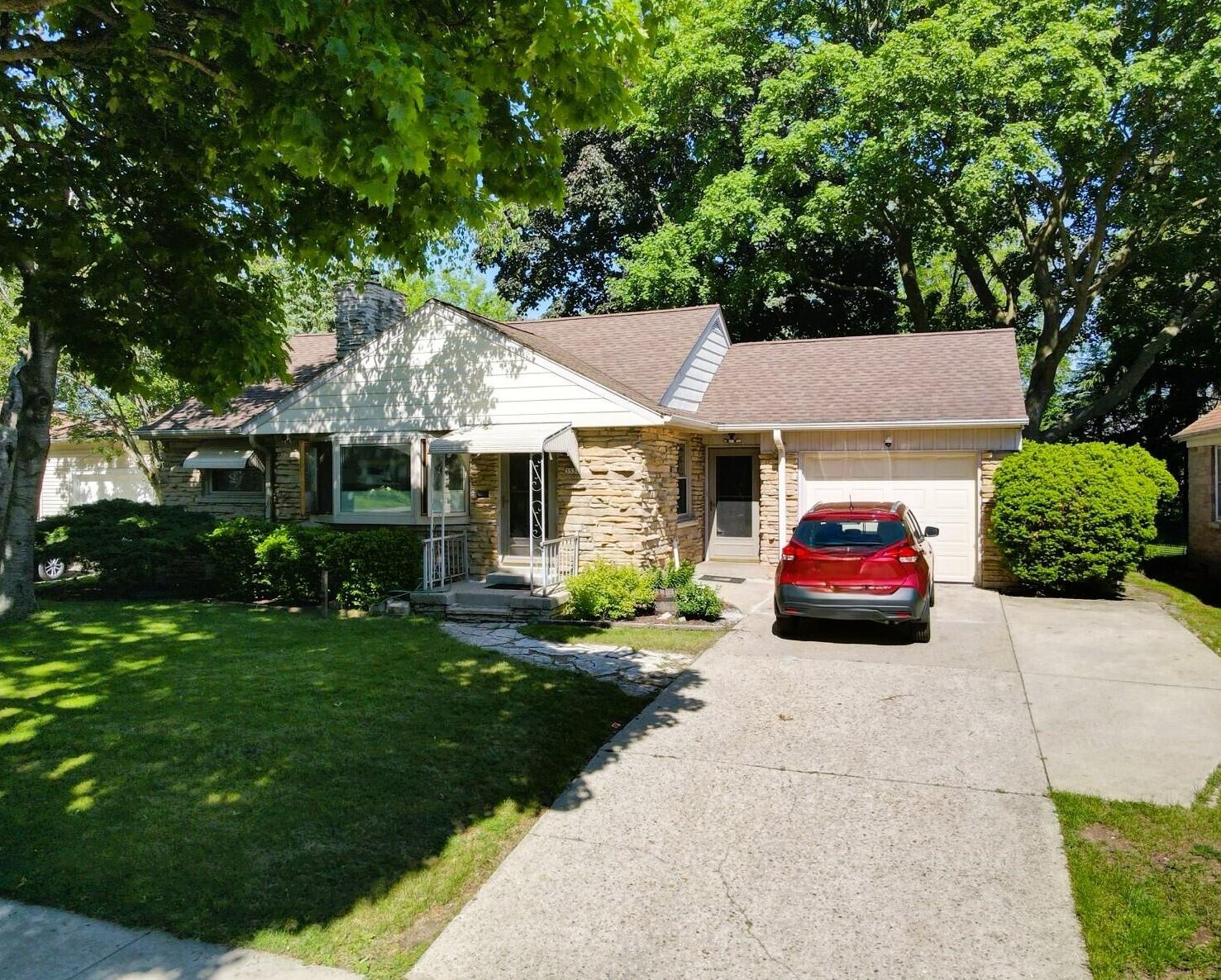 3538 82nd St, Milwaukee WI  53220-1024 exterior