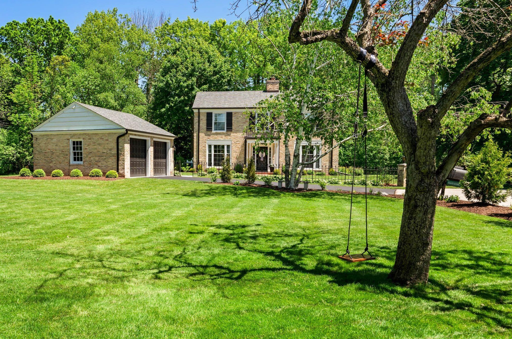 728 Juniper Ln, Milwaukee, WI 53217-3634