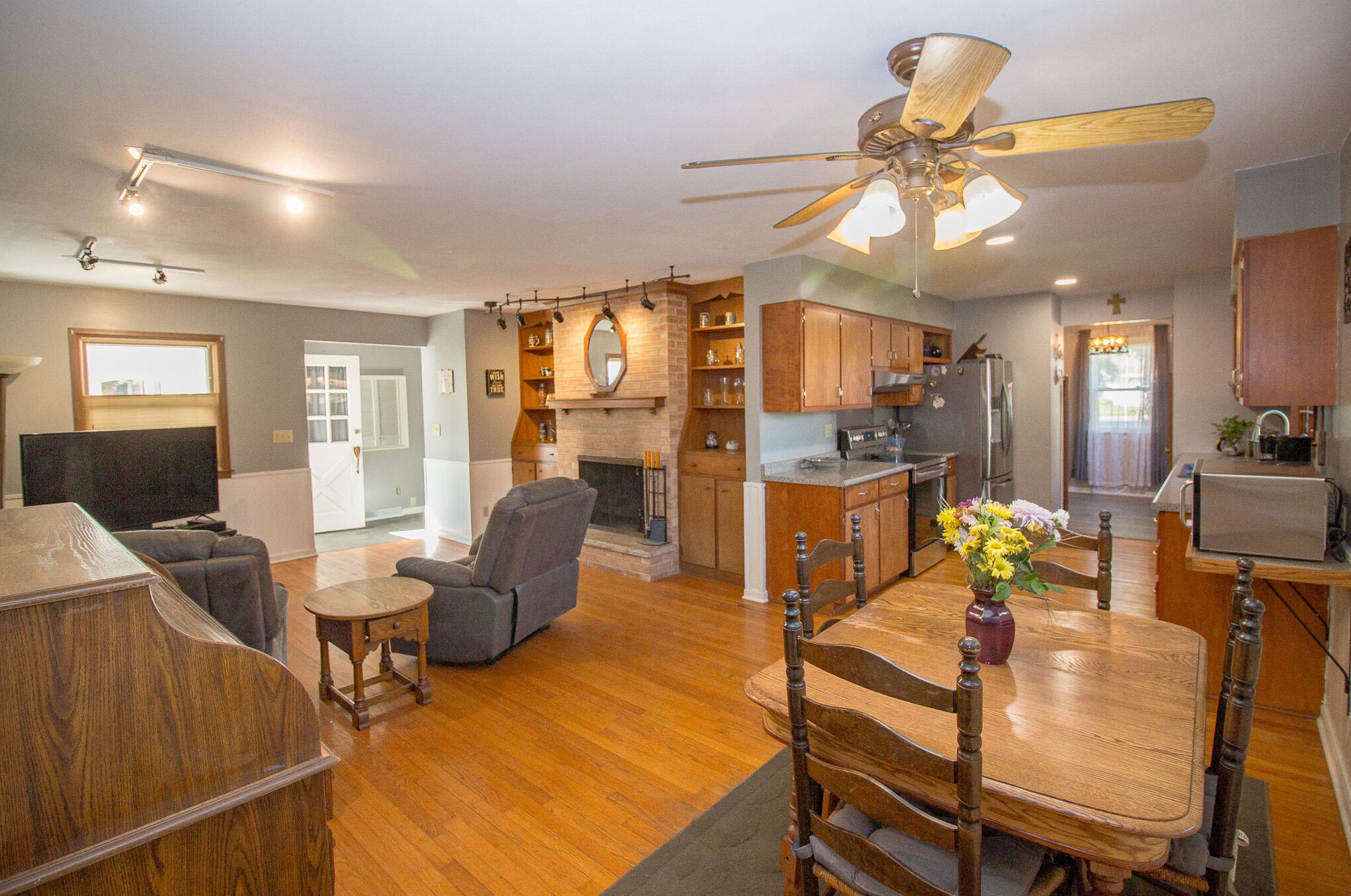 222 Memorial Dr, Fort Atkinson, WI 53538-1950