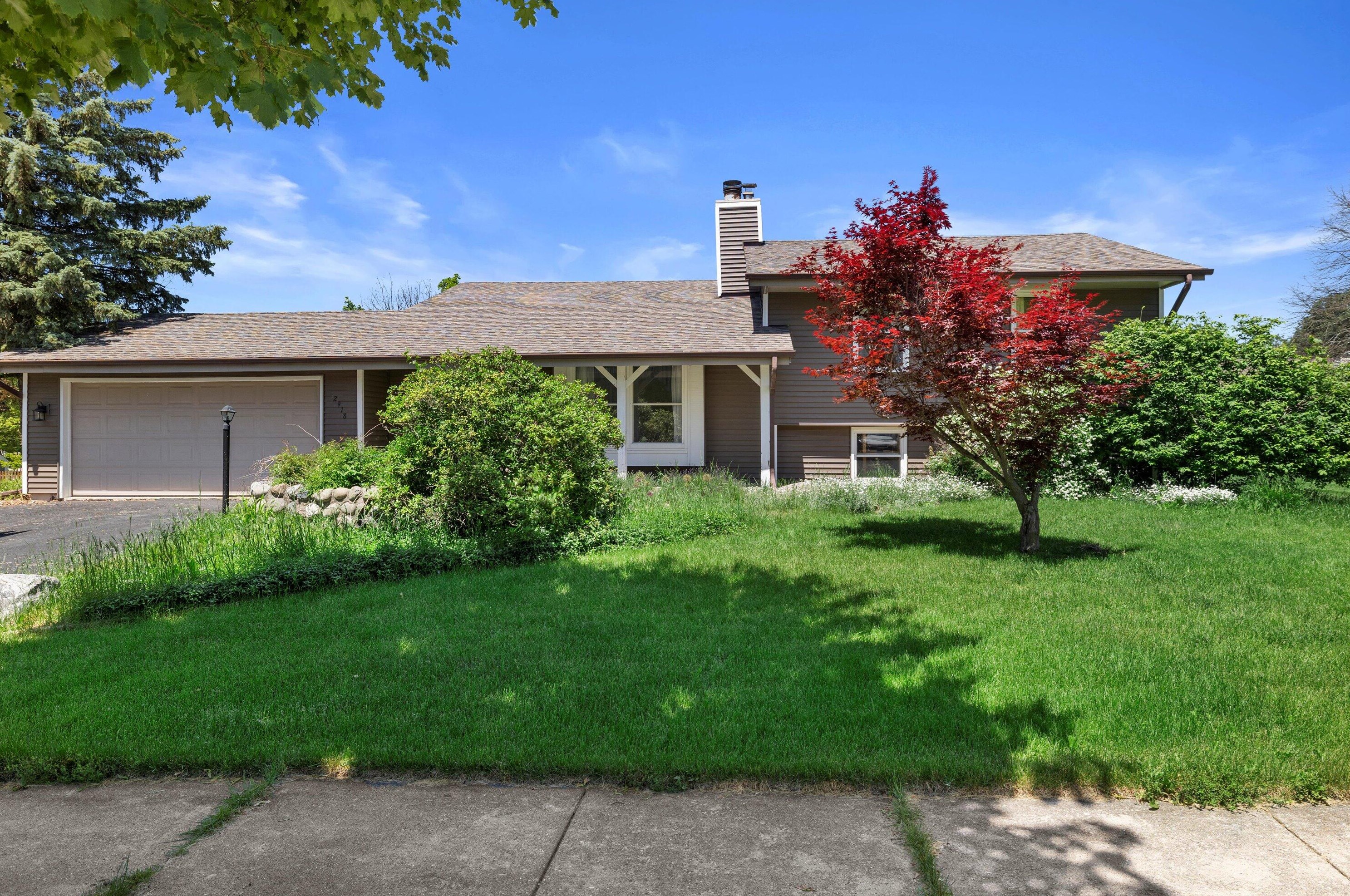 2918 View Ct, Waukesha, WI 53188-4519