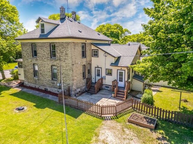 2020 Superior Ave, Sheboygan, WI 53081-2244