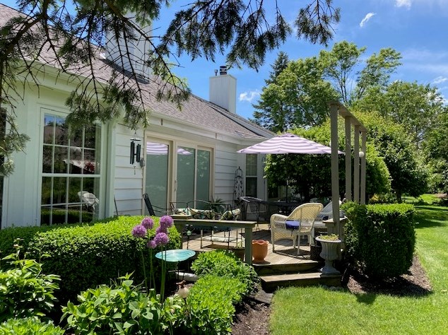 10649 N Magnolia Dr, Thiensville, WI 53092
