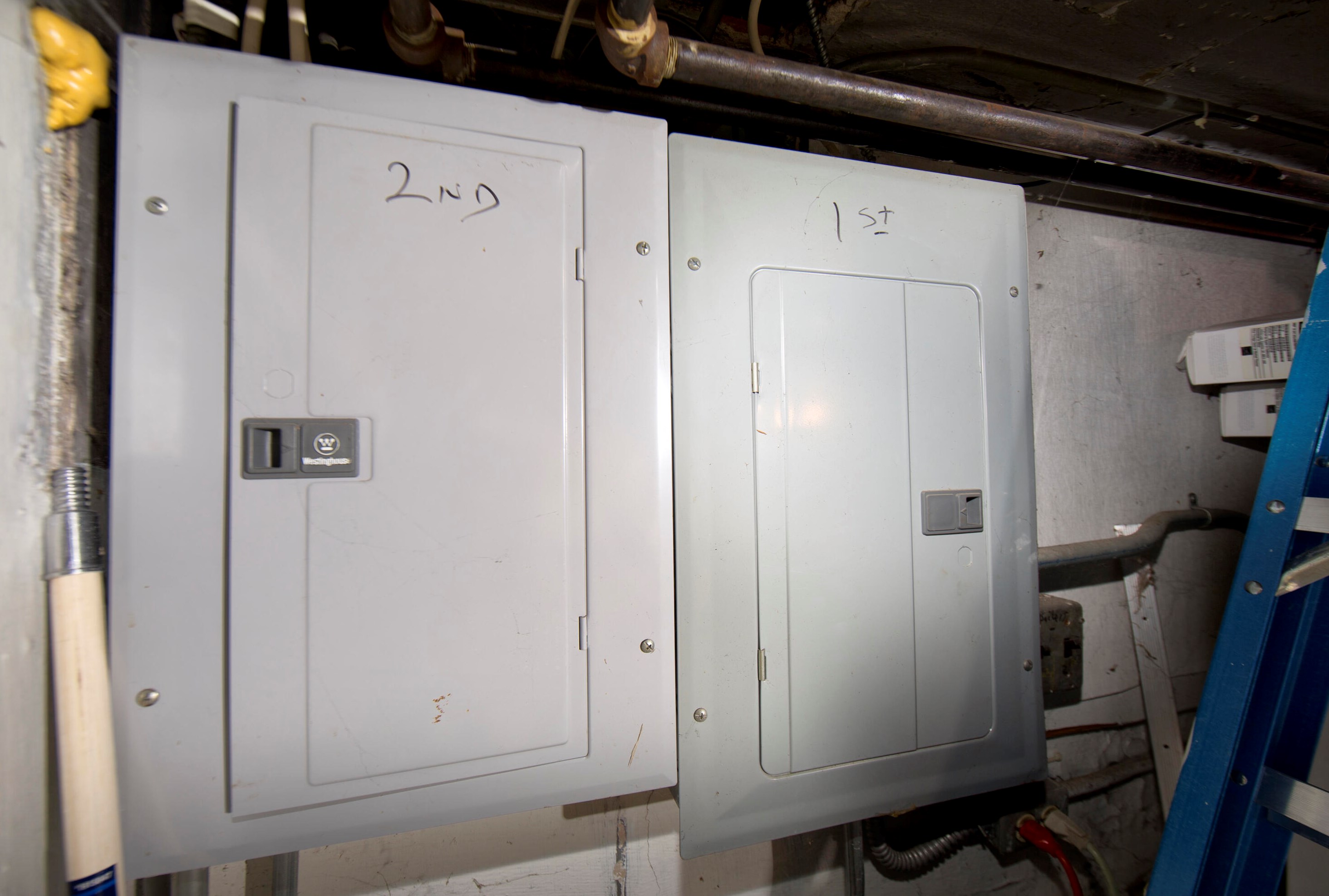 812 Kewaunee St, Milwaukee WI 53202-2020 exterior