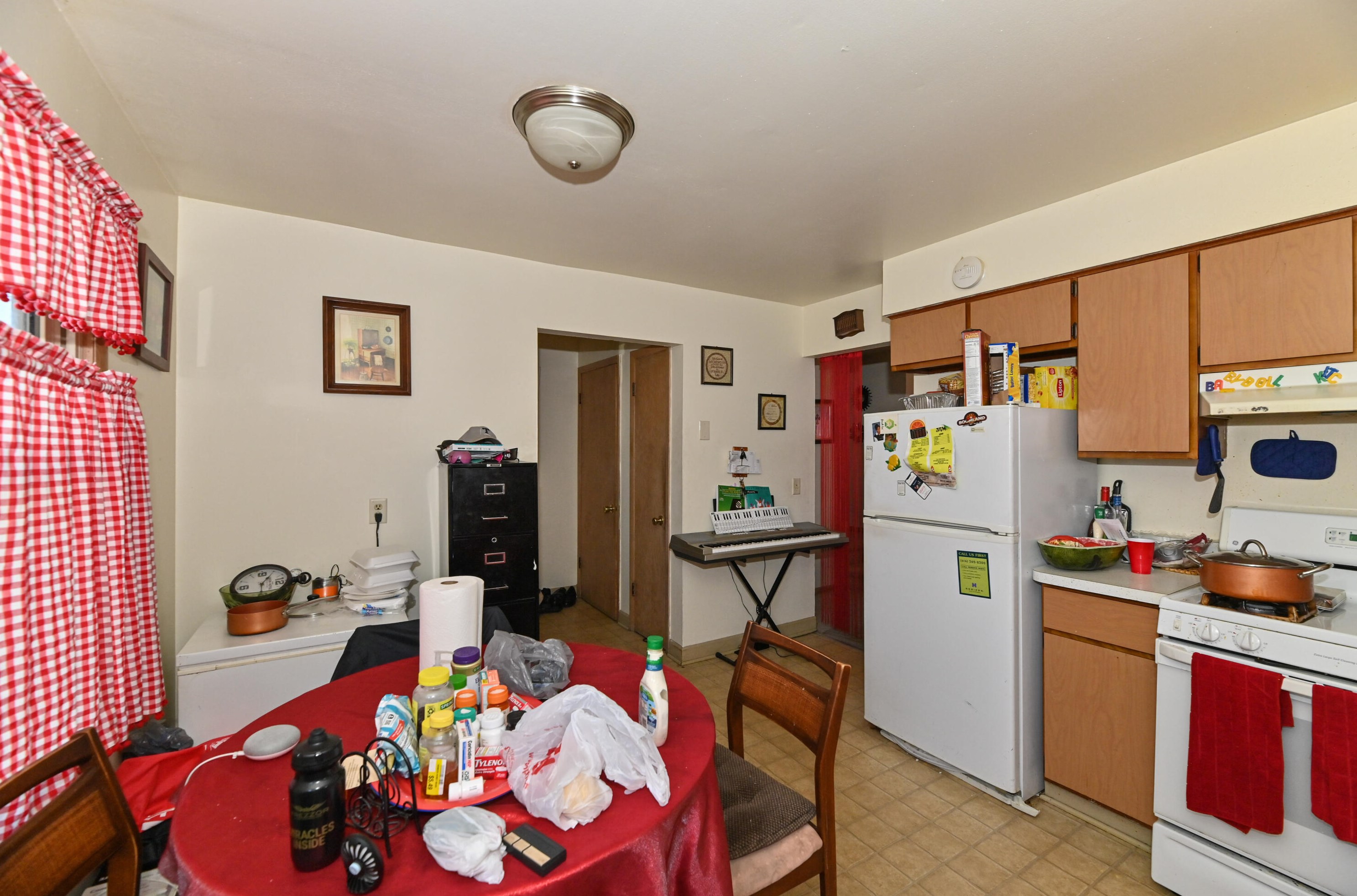 236 Ohio St, Racine WI 53405-3931 exterior