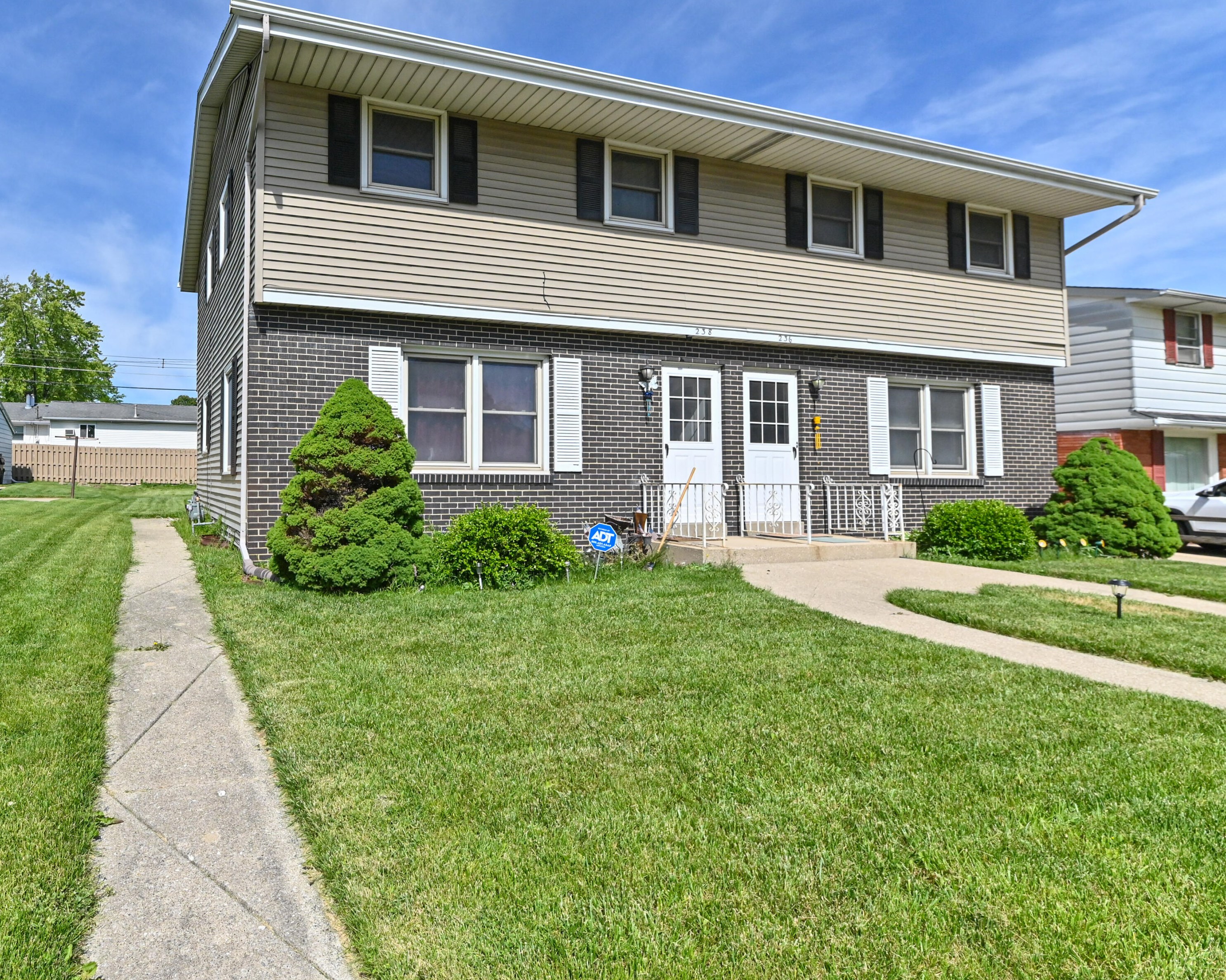 236 Ohio St, Racine, WI 53405-1920