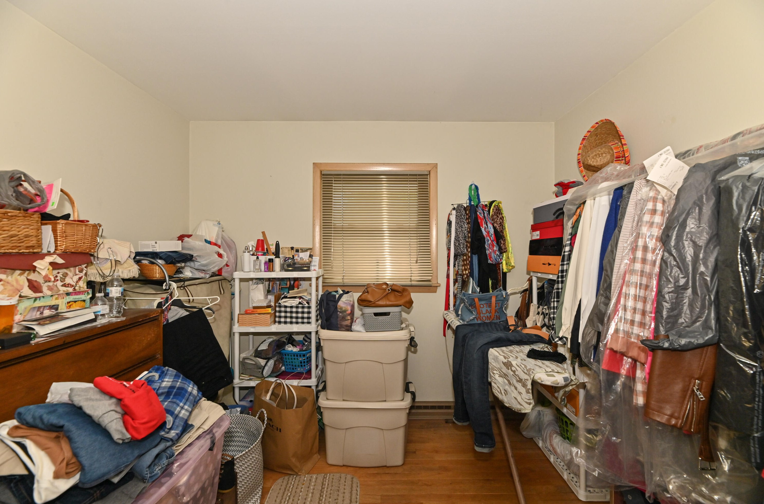 236 Ohio St, Racine WI 53405-3931 exterior