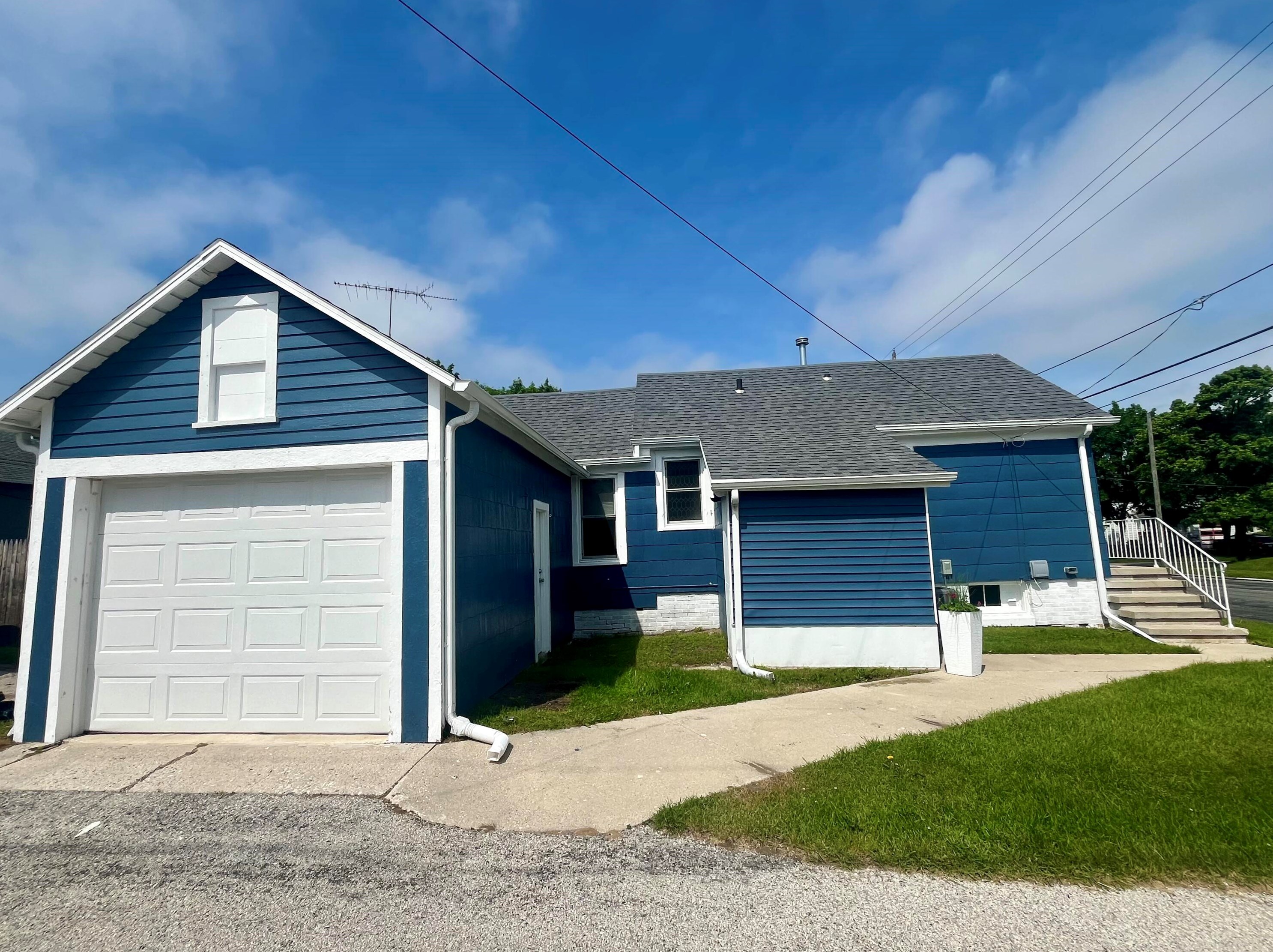 1315 New York Ave, Manitowoc WI  54220-3244 exterior