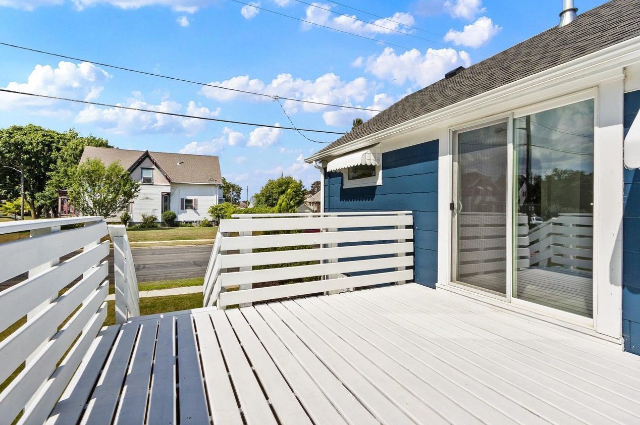 1315 New York Ave, Manitowoc WI  54220-3244 exterior