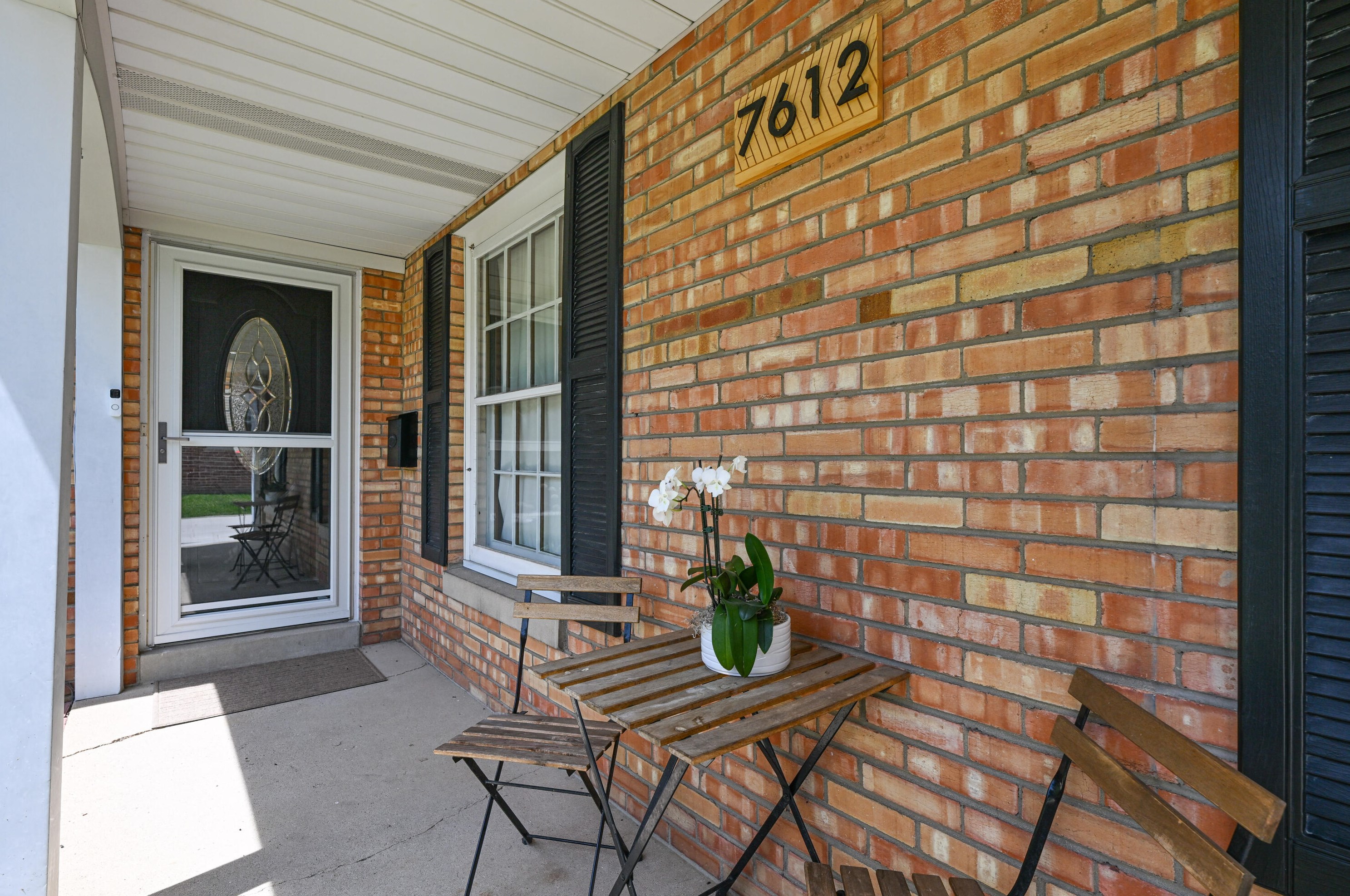 7612 W Wisconsin Ave, Milwaukee, WI 53213