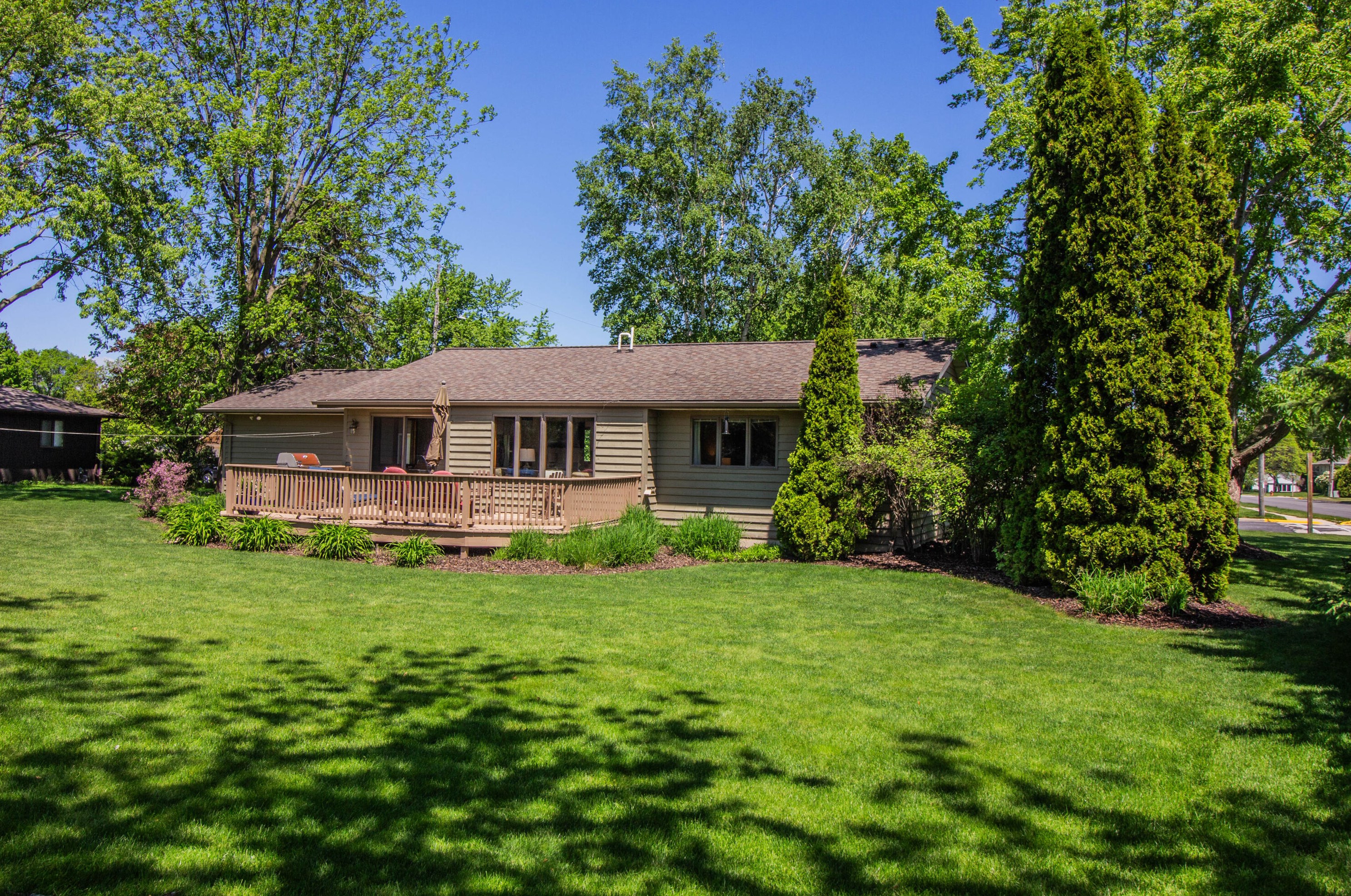 203 Ramaker Ave, Cedar Grove, WI 53013-1667