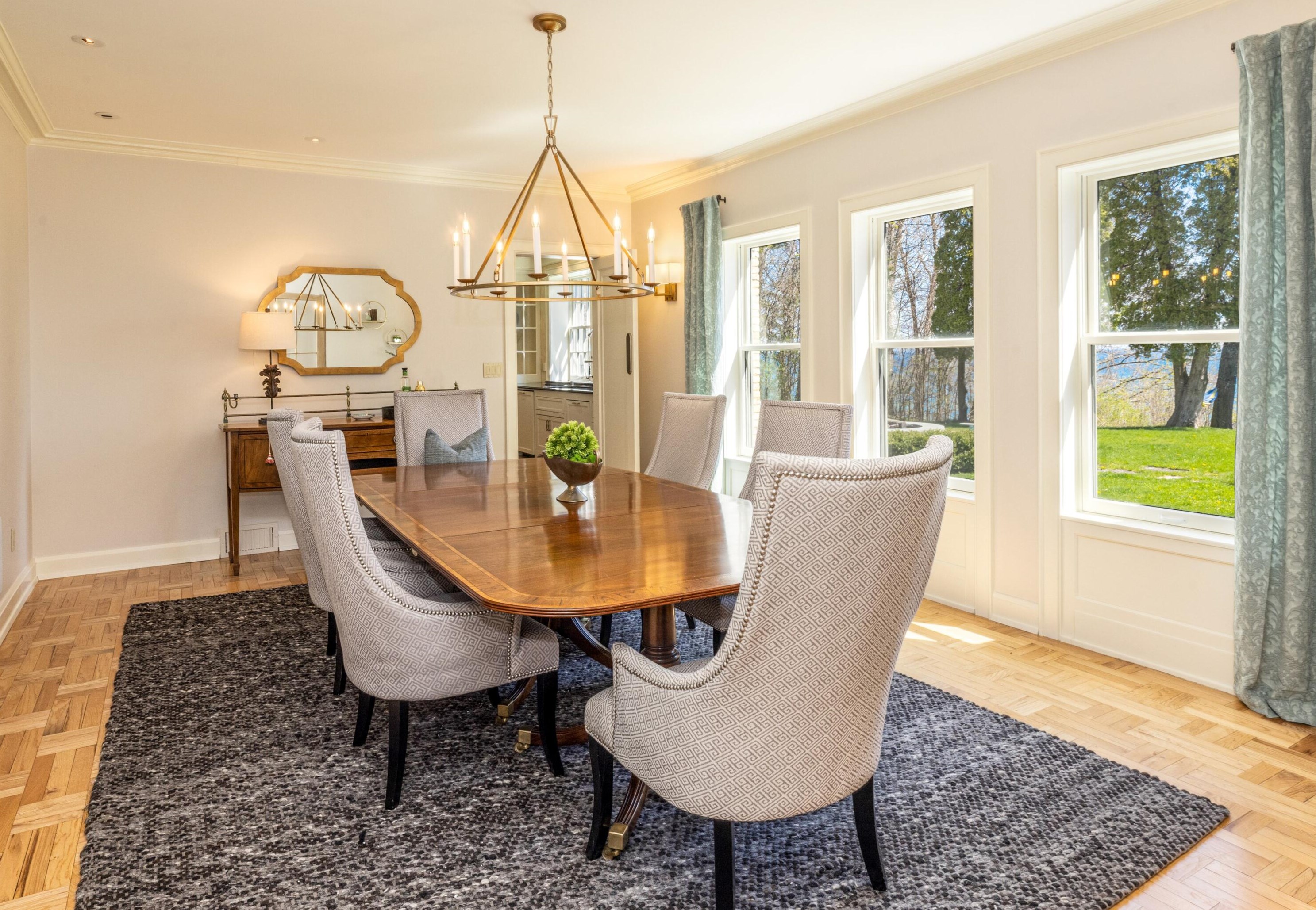 9400 Lk Dr, Milwaukee WI 53202-1251 exterior