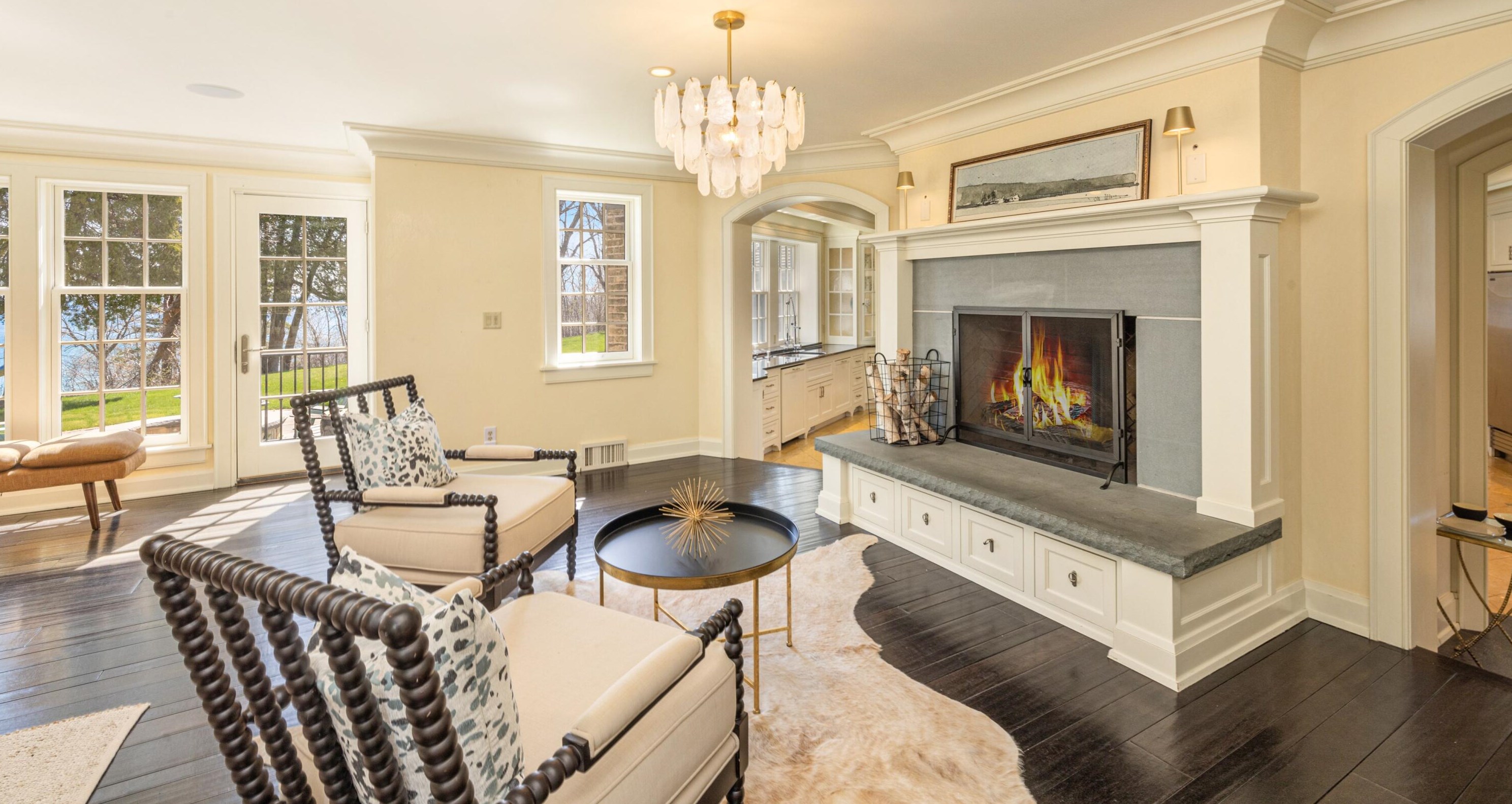 9400 Lk Dr, Milwaukee WI 53202-1251 exterior