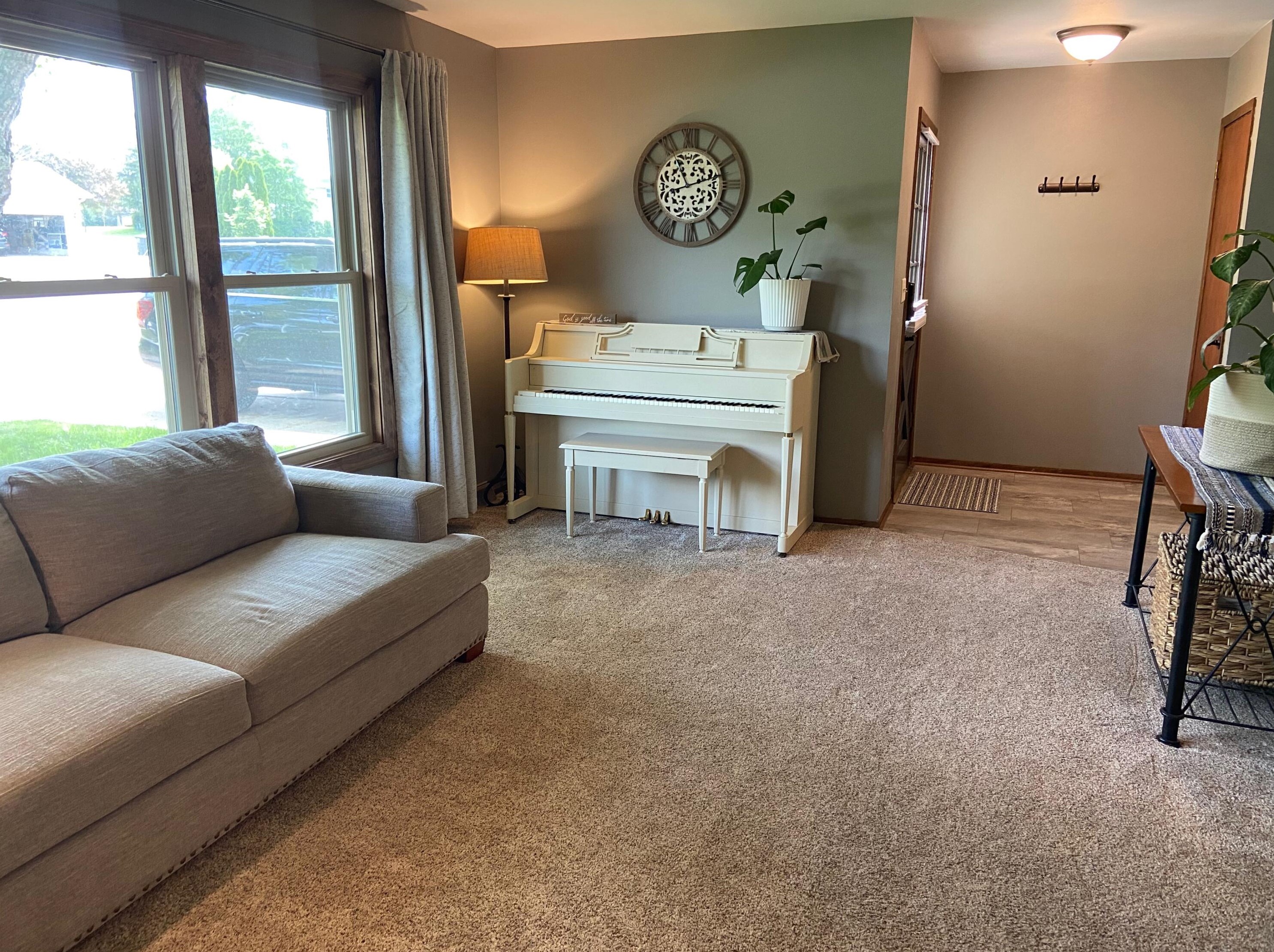 8001 Chapel Hill Dr, Hales Corners, WI 53132-2429