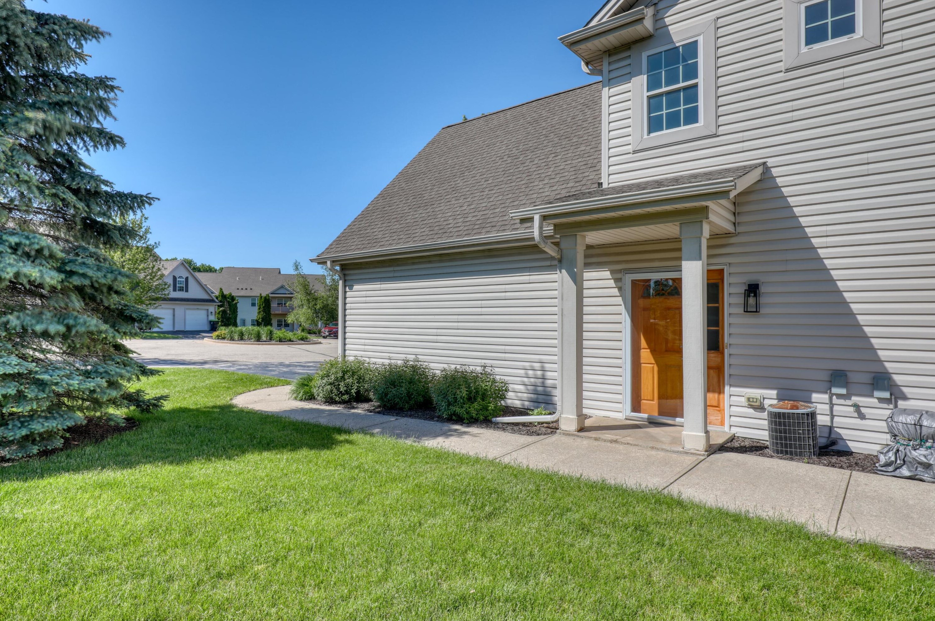 480 Cedar Ct, Slinger, WI 53086-9061