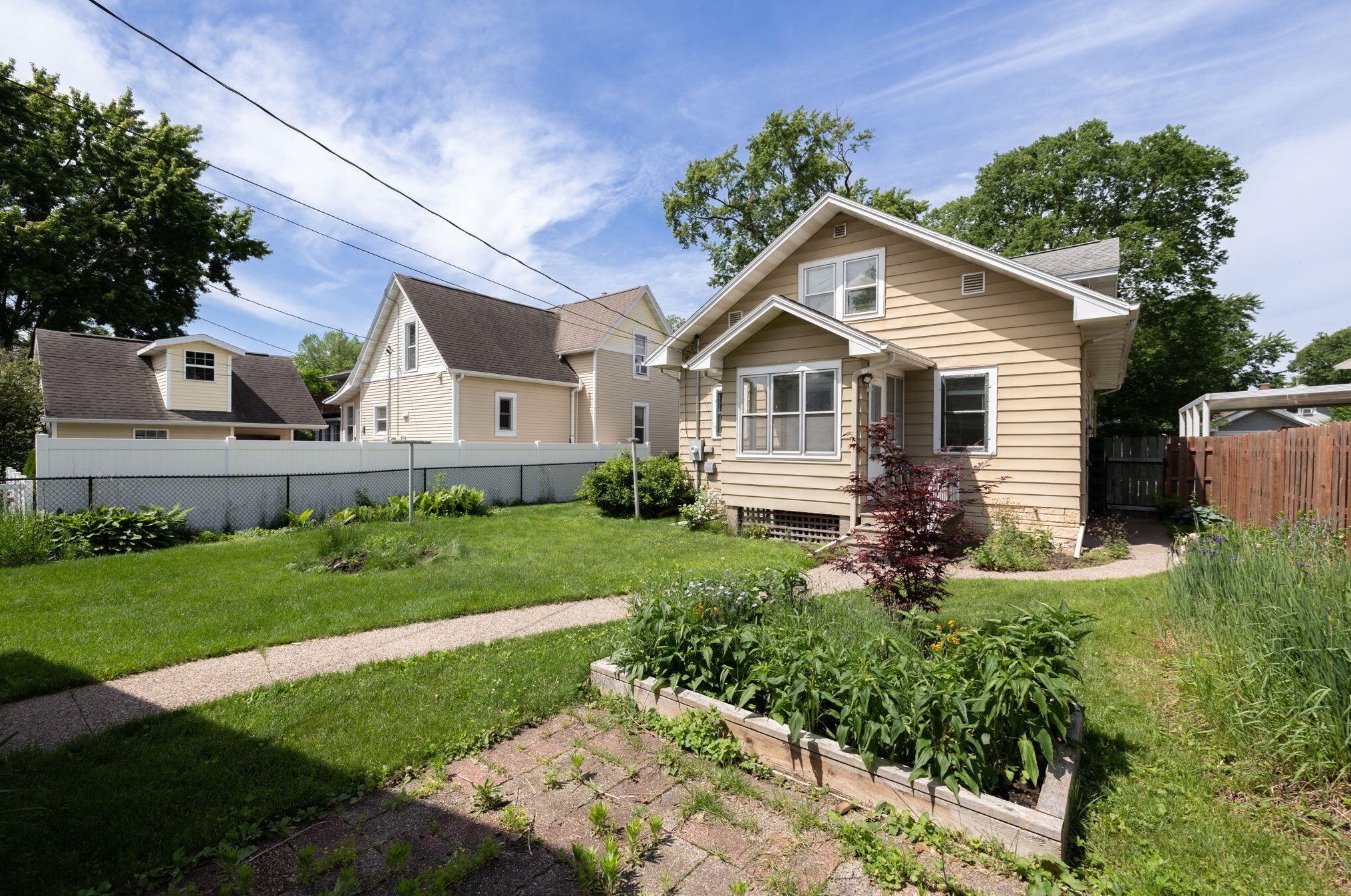 355 21st St, La Crosse WI  54601-5083 exterior