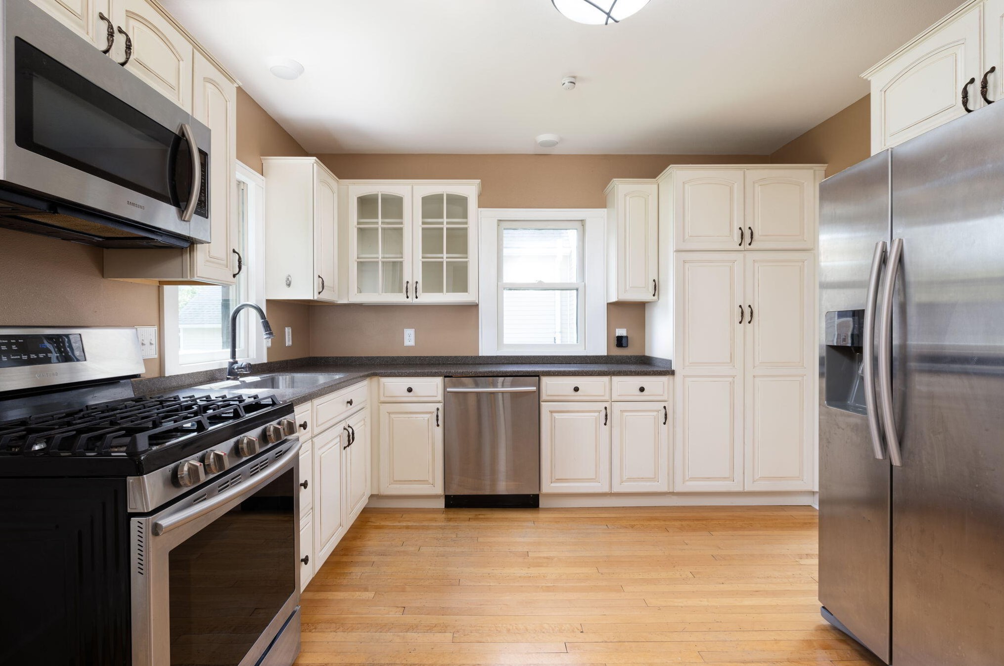 355 21st St, La Crosse WI  54601-5083 exterior