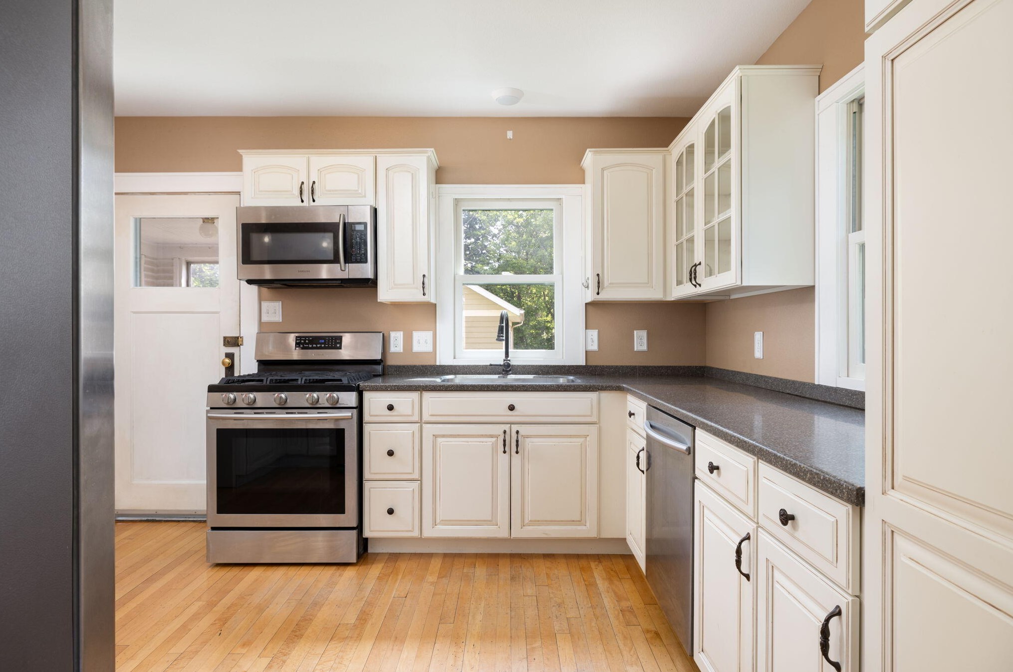 355 21st St, La Crosse WI  54601-5083 exterior