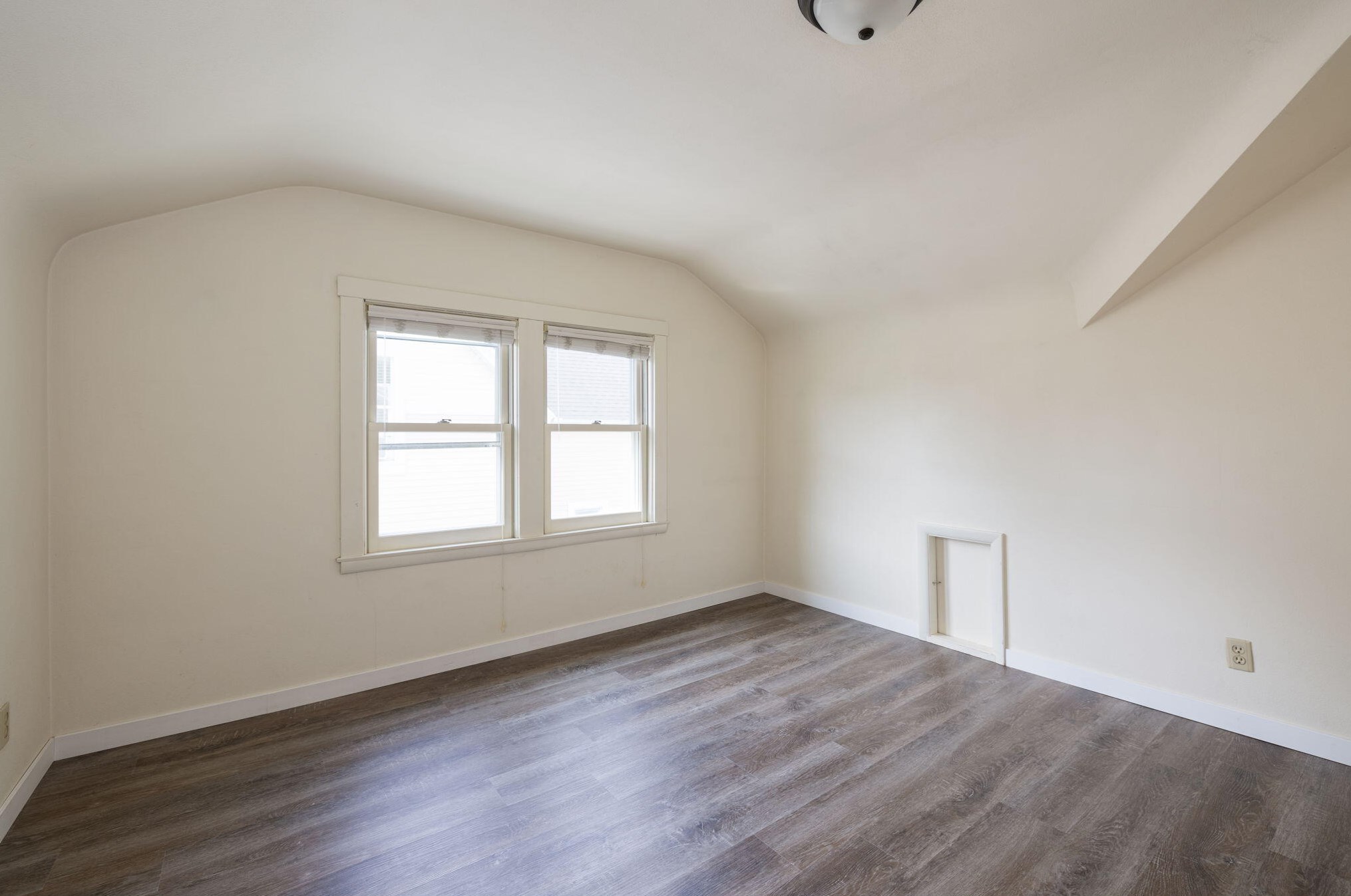 355 21st St, La Crosse WI  54601-5083 exterior