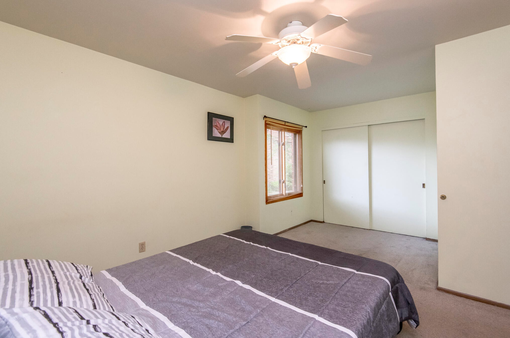 8027 94, Milwaukee WI 53214-2754 exterior