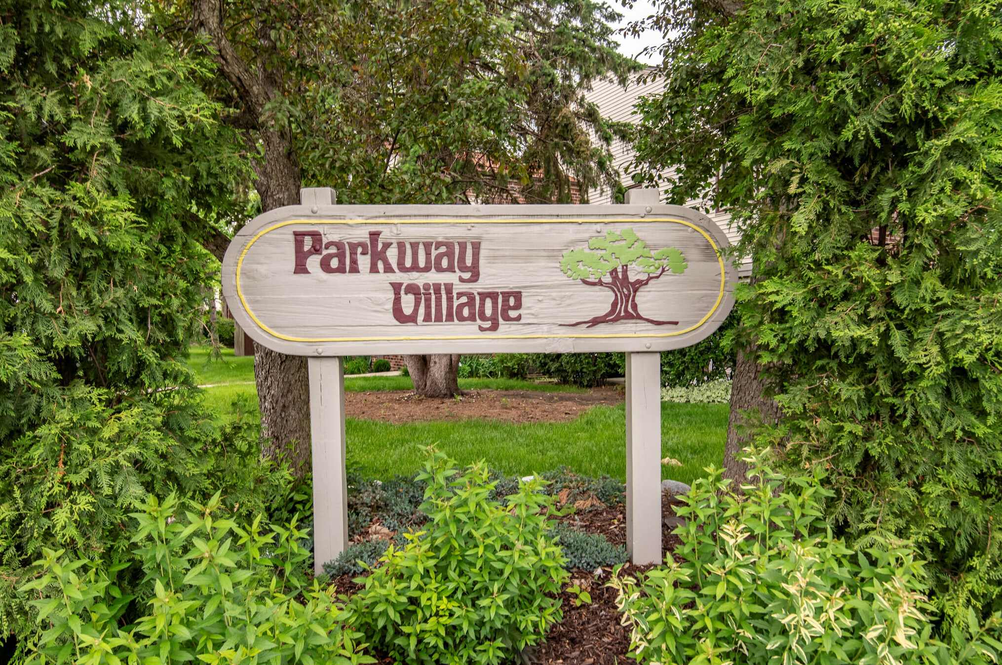 8027 94, Milwaukee WI 53214-2754 exterior